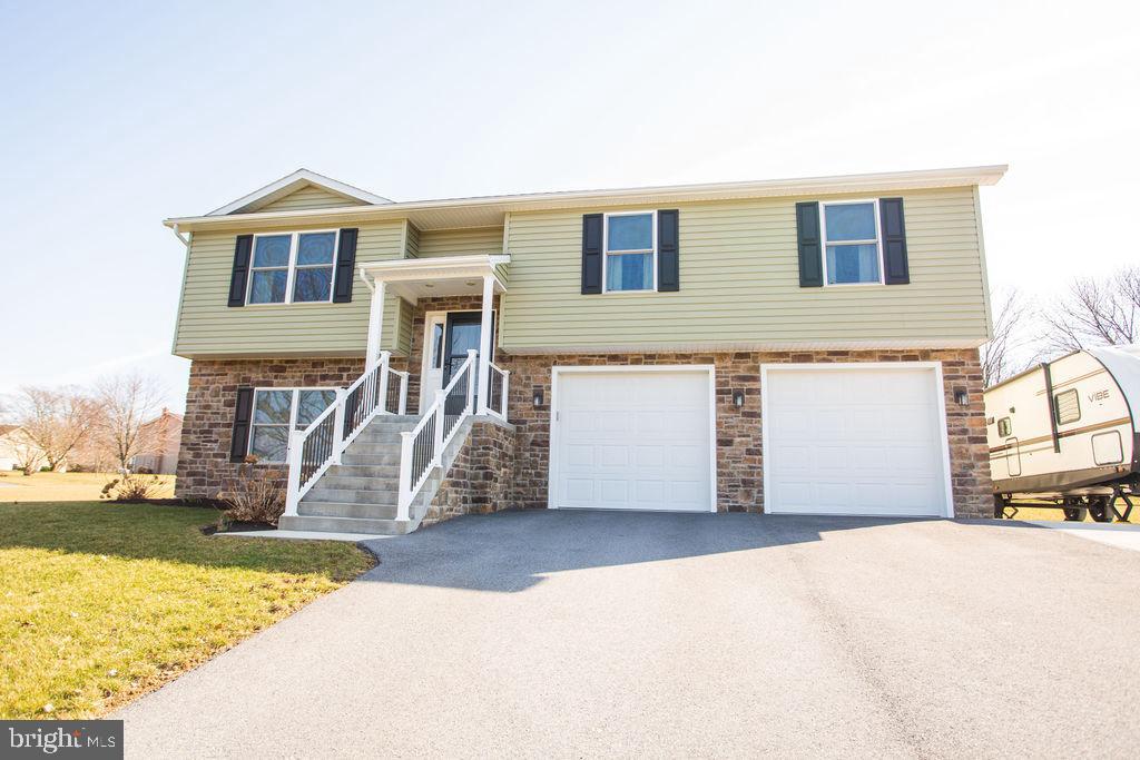 HILLVIEW ESTATES - Residential