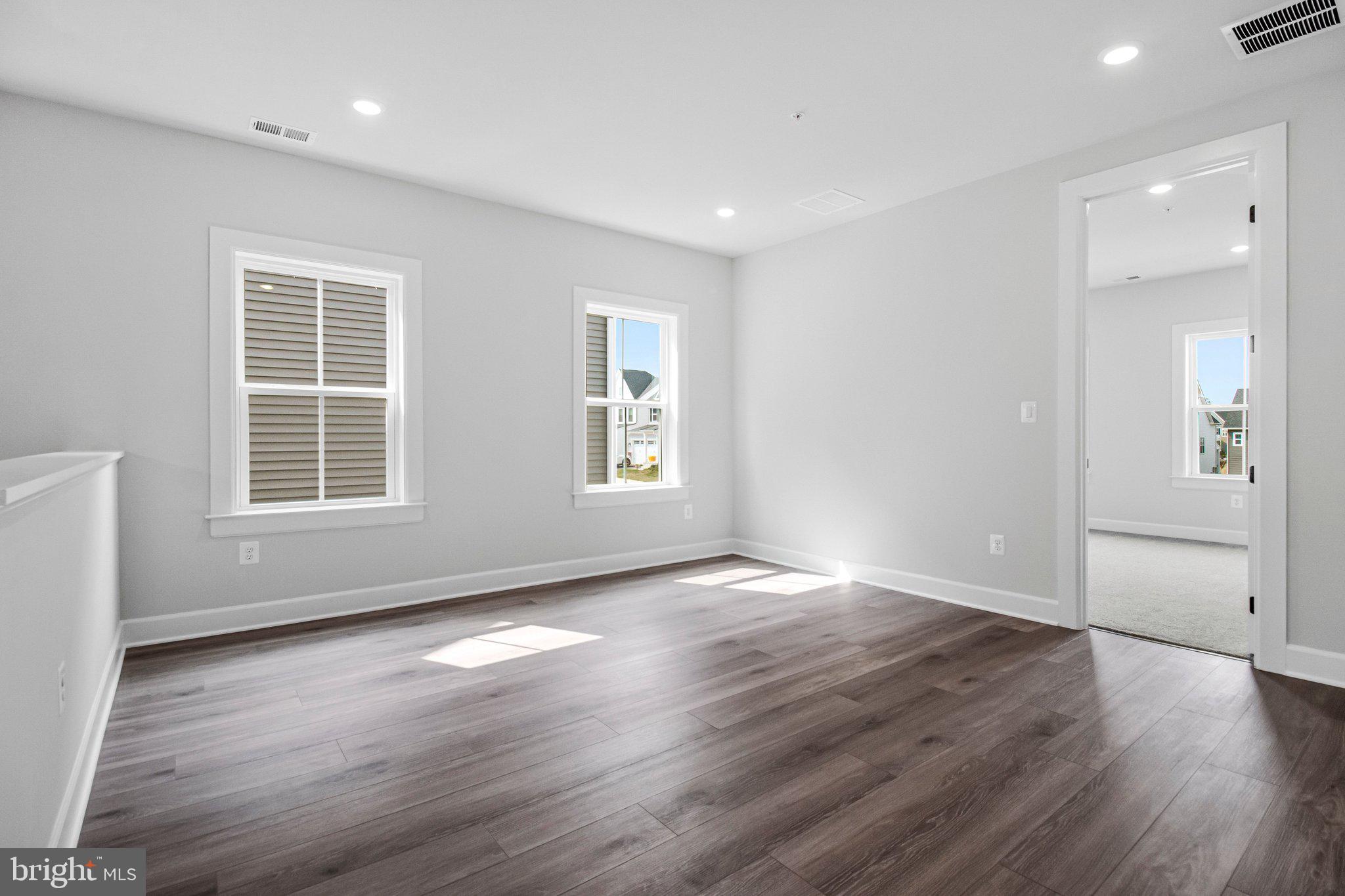 TWO RIVERS - Residential