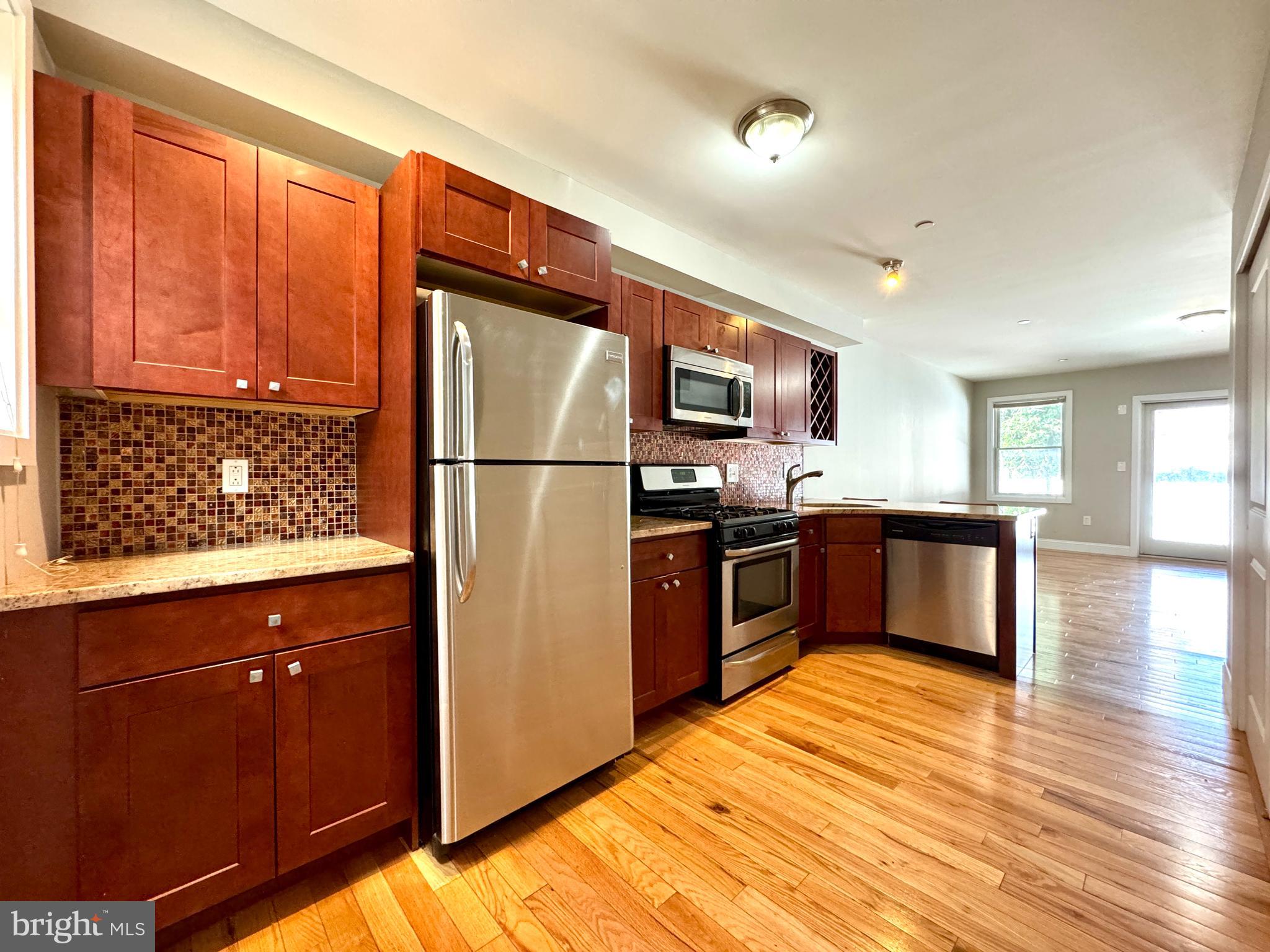QUEEN VILLAGE - Residential Lease