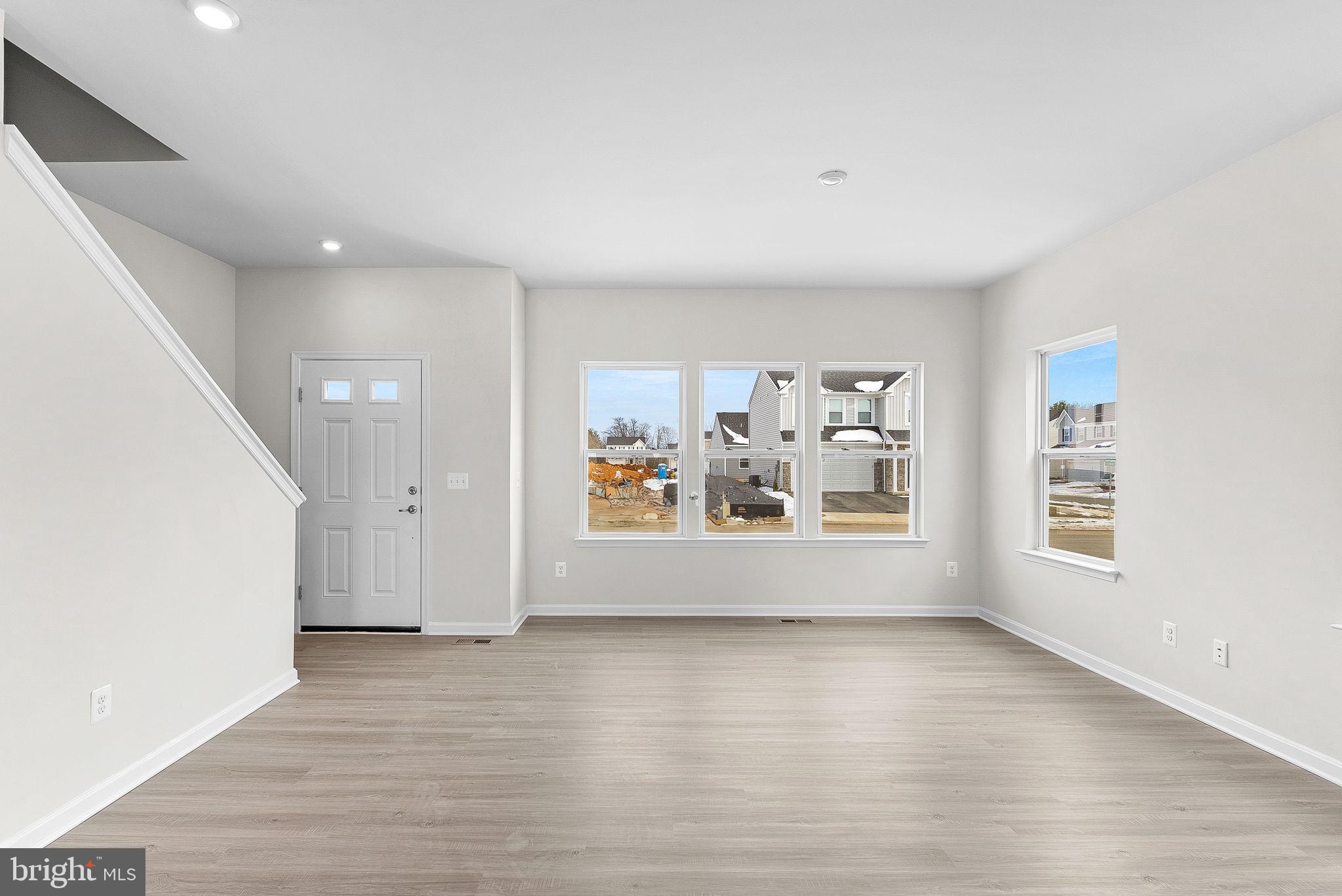 SOUTH BROOK - Residential