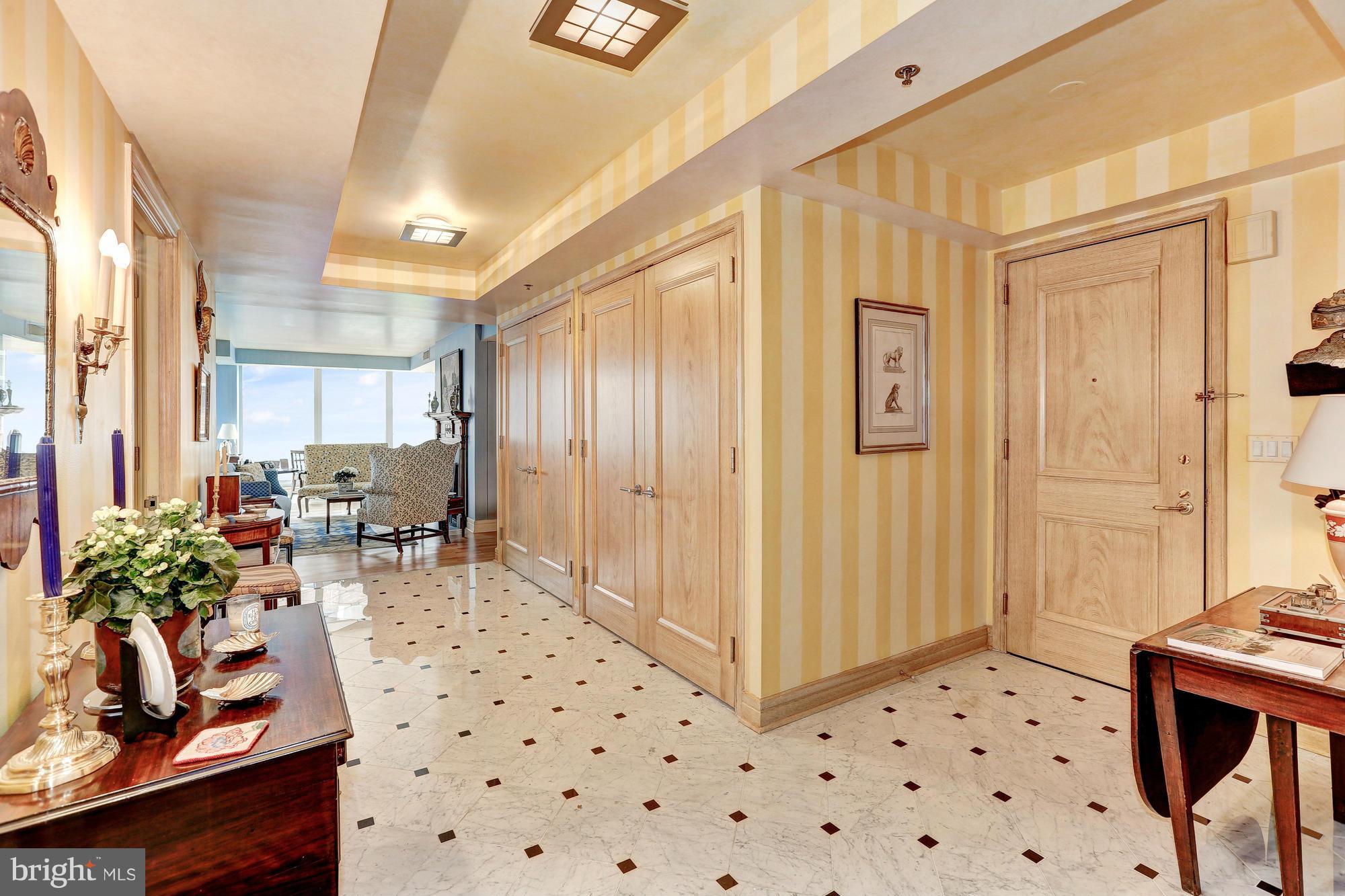 WEST END - Residential