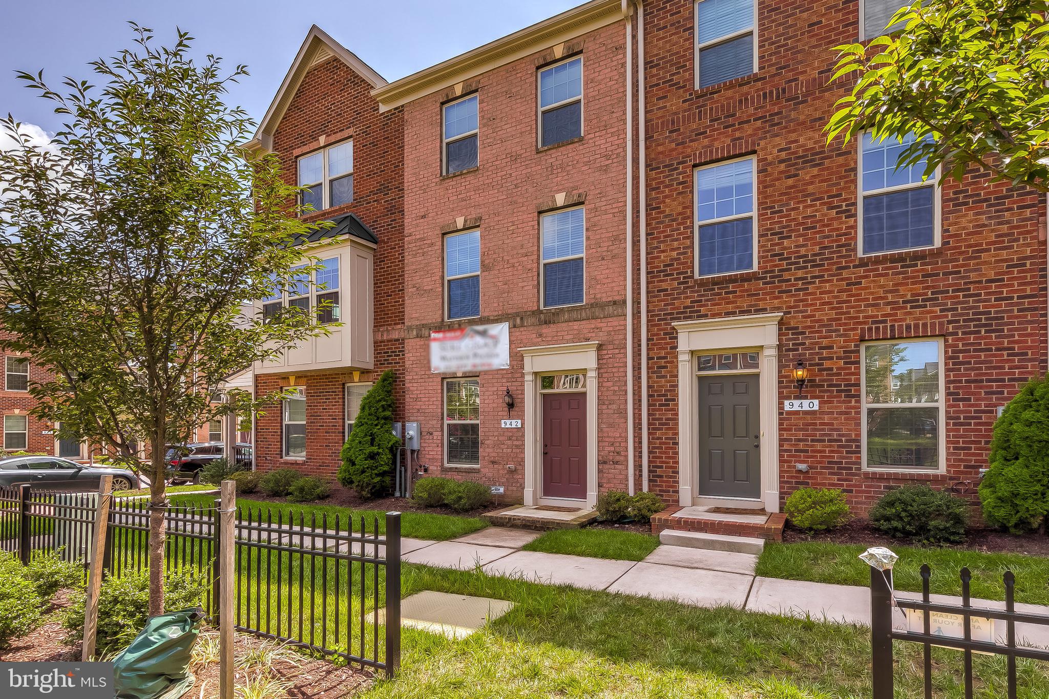 IMMACULATE 5-YEAR-OLD TOWNHOME LOCATED IN SOUGHT AFTER O'DONNELL SQUARE WITH GARAGE PARKING. GLISTENING HARDWOODS CASCADE THROUGHOUT. ENJOY CUSTOM CABINETRY, UPGRADED TRIM AND PAINT PACKAGE, IMPORTED TILE, DESIGNER LIGHTING, GRANITE COUNTERTOPS, SS APPLIANCES IN DESIGNER CHEF'S KITCHEN. LOADS OF NATURAL LIGHT. 9 FT CEILINGS. EXPOSED BRICK. BRAND NEW WASHER & DRYER. WALK-IN SHOWERS. WALK-IN CLOSETS. 3 BEDROOMS WITH 2.5 BATHROOMS. CLOSE PROXIMITY TO RETAIL SHOPPING, LOCAL DINING, CANTON SQUARE, CANTON CROSSING, AND ALL MAJOR HIGHWAYS. SCHEDULE A PRIVATE TOUR TODAY!