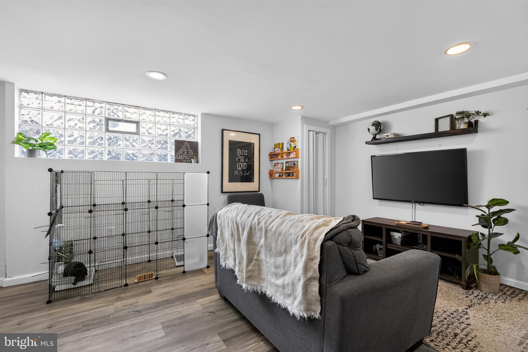 HOLMESBURG - Residential
