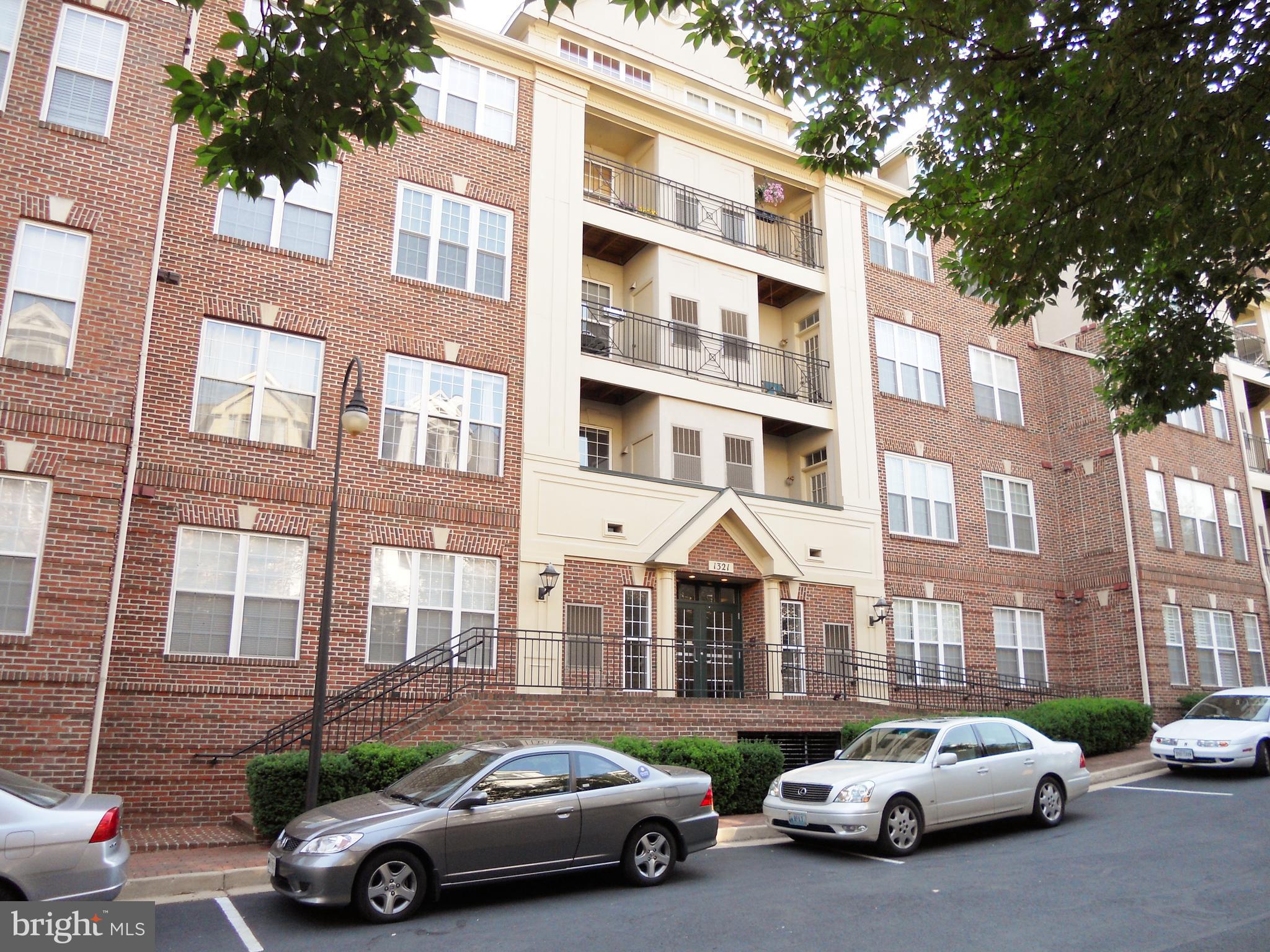 Award-winning Courthouse Hill Condominiums are 1.5 blocks from the Courthouse Metro.  2 level corner unit w/ 3 bedrooms + 3 full baths.  Wrap-around balcony.  Newer Pergo floors in living + dining areas. Living room gas fireplace.  Washer and dryer in unit.  1430 square feet!  One garage space.  2nd space available for additional $100/mo. Pool and exercise room.  Bike storage area.  Walk to Whole Foods, Clarendon, Farmer's Market + Theaters.  No pets.  No smoking in unit.  Minimum one year lease.  Available June 12th.  $400 one-time move in fee.