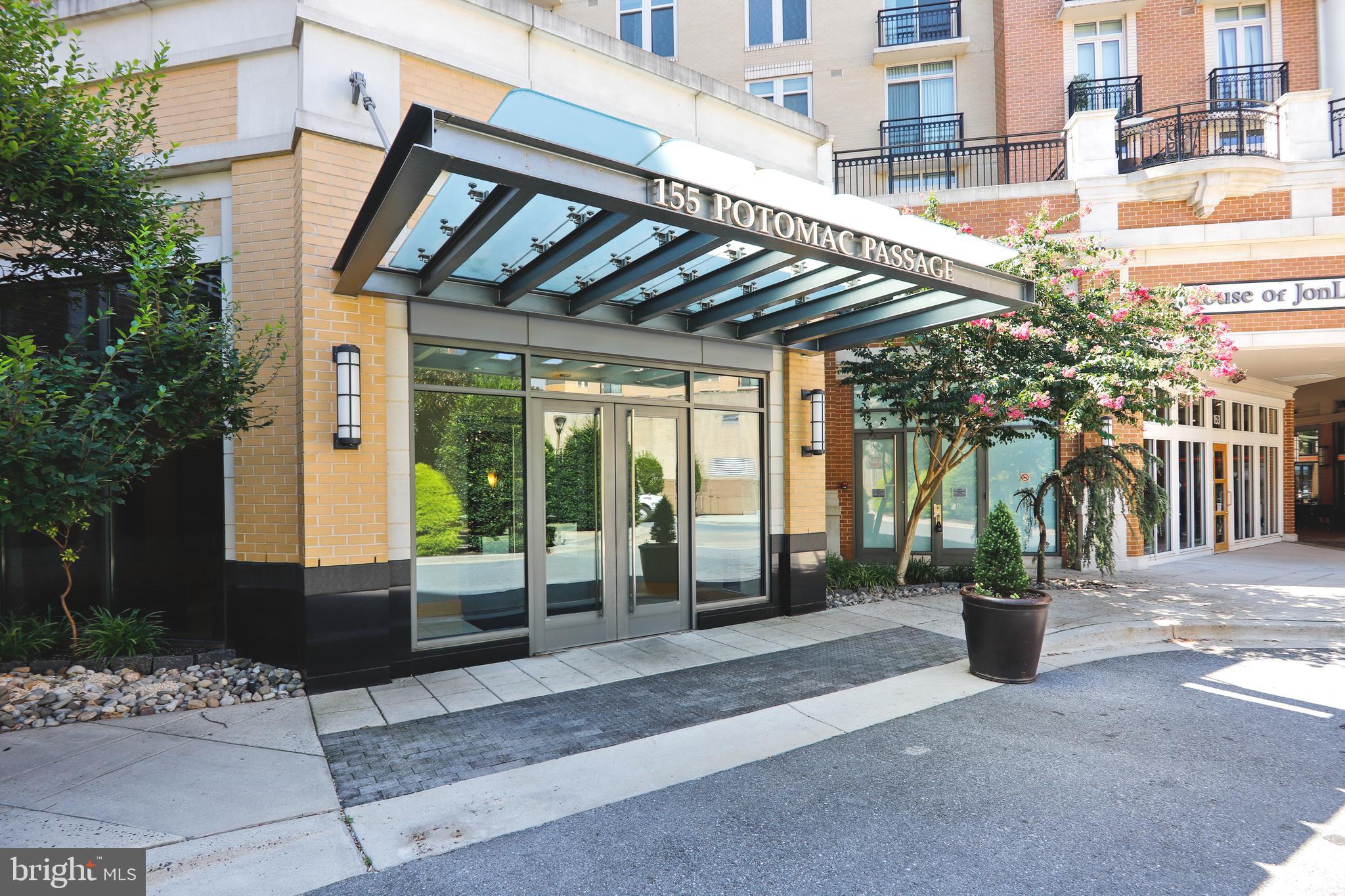 Elevate your lifestyle in this sophisticated high-end residence at the heart of the National Harbor. This 1 Bedroom/1 Bath condo features a seamless open floor plan bathed in natural light, complemented by a versatile den perfect for a home office or private library.
The building’s premier amenities cater to every desire, offering a state-of-the-art fitness center and a stylish club room tailored for grand entertaining. Most notably, residents enjoy exclusive access to the National Harbor’s only rooftop pool, providing an unparalleled oasis with breathtaking panoramic views.
Step outside to a vibrant waterfront district filled with world-class dining and shopping. With the luxury of the MGM National Harbor and the Gaylord National Resort just moments away, you are perfectly positioned to enjoy the region's finest gaming, spas, and nightlife.