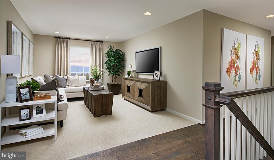 SEASONS AT MIDDLETOWN PLACE - Residential