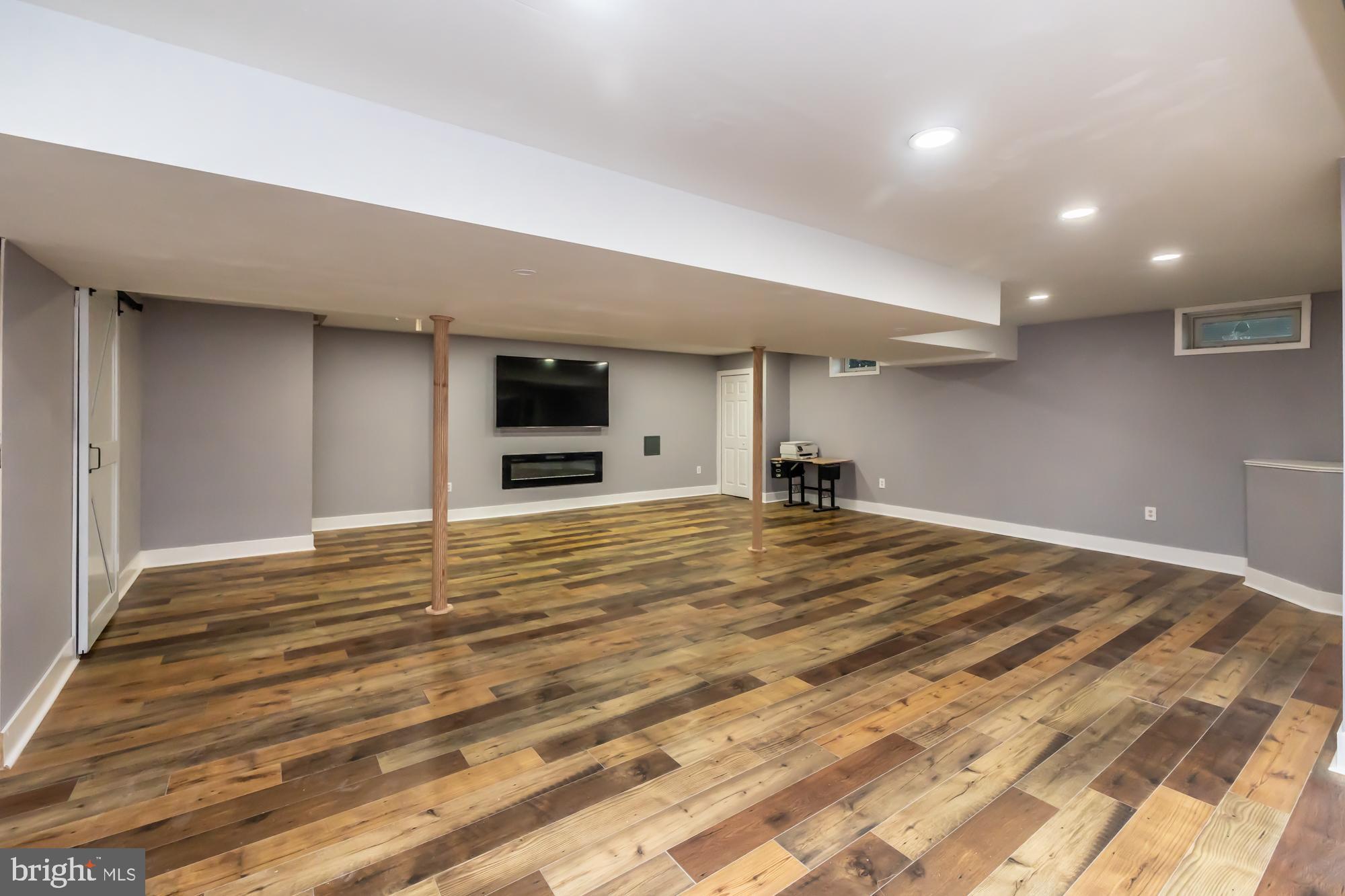 COWAN ESTATES - Residential