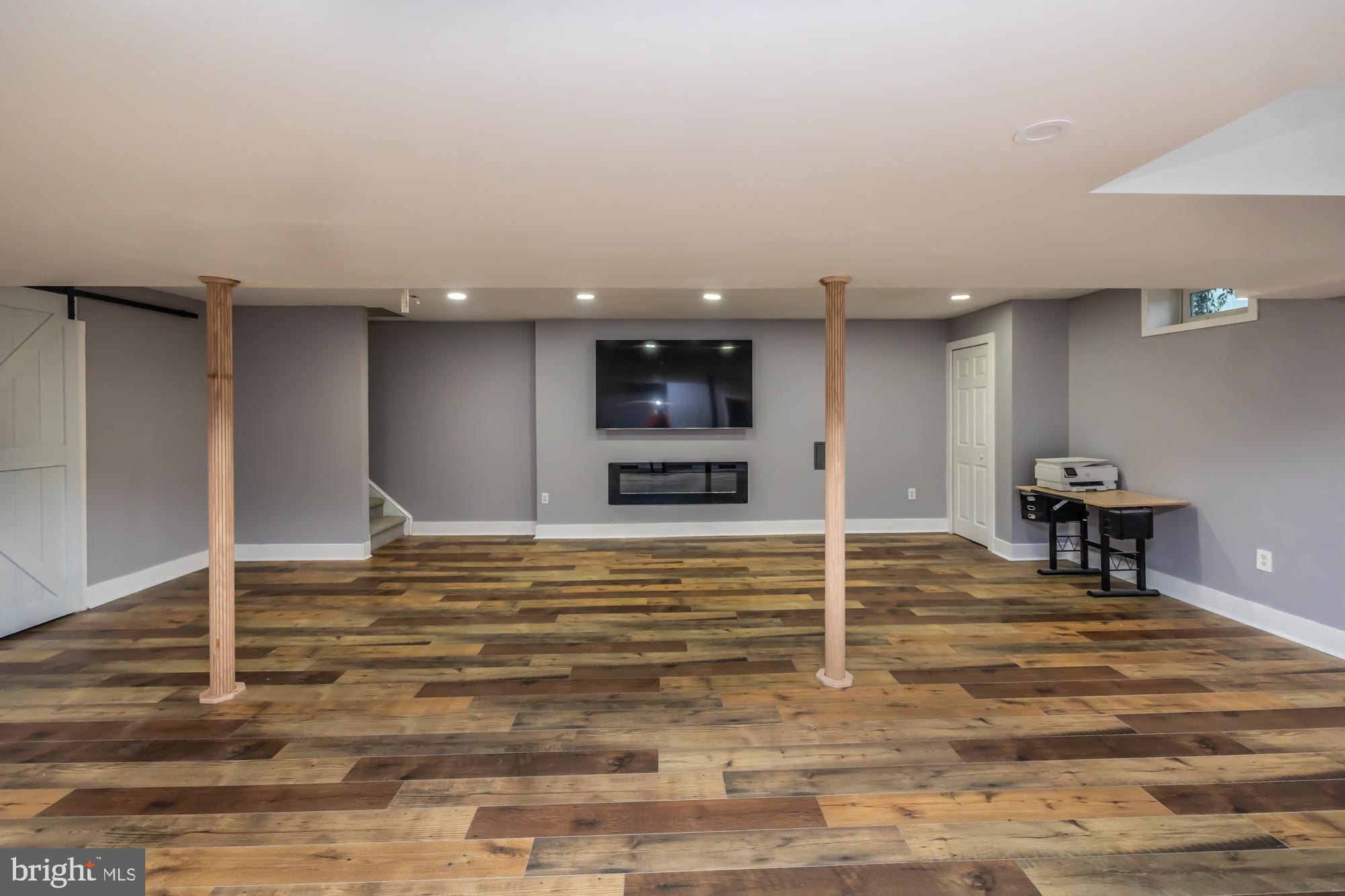 COWAN ESTATES - Residential