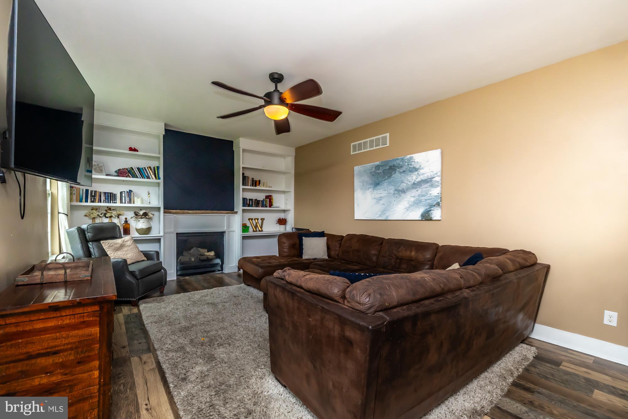 COWAN ESTATES - Residential