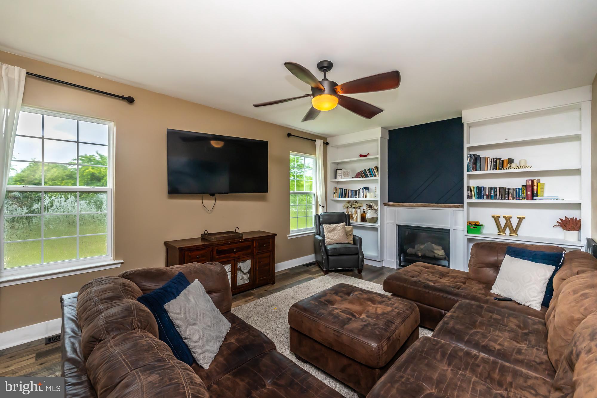 COWAN ESTATES - Residential