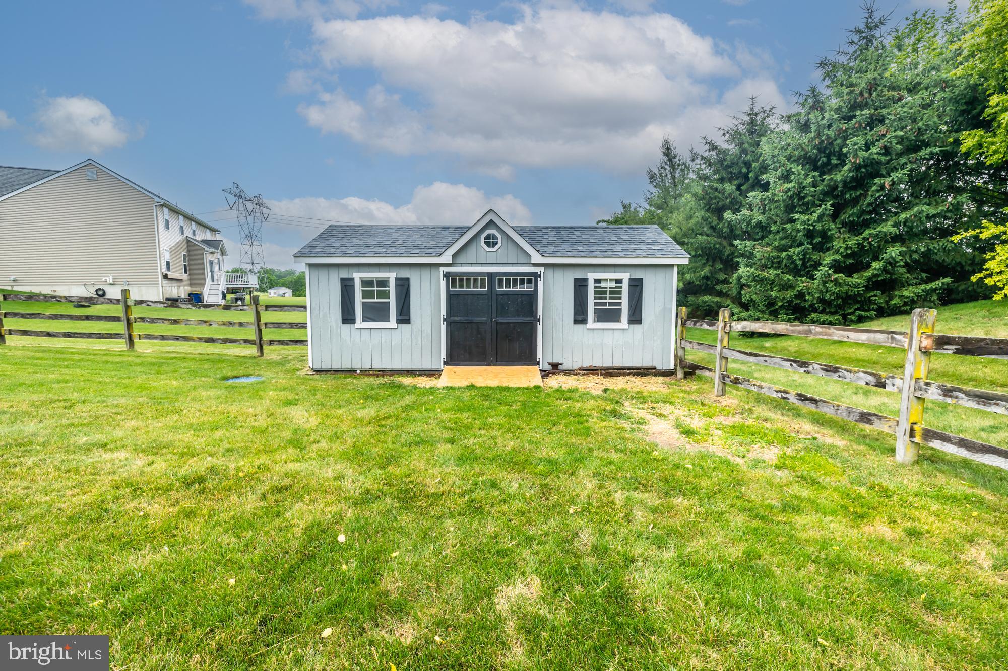 COWAN ESTATES - Residential
