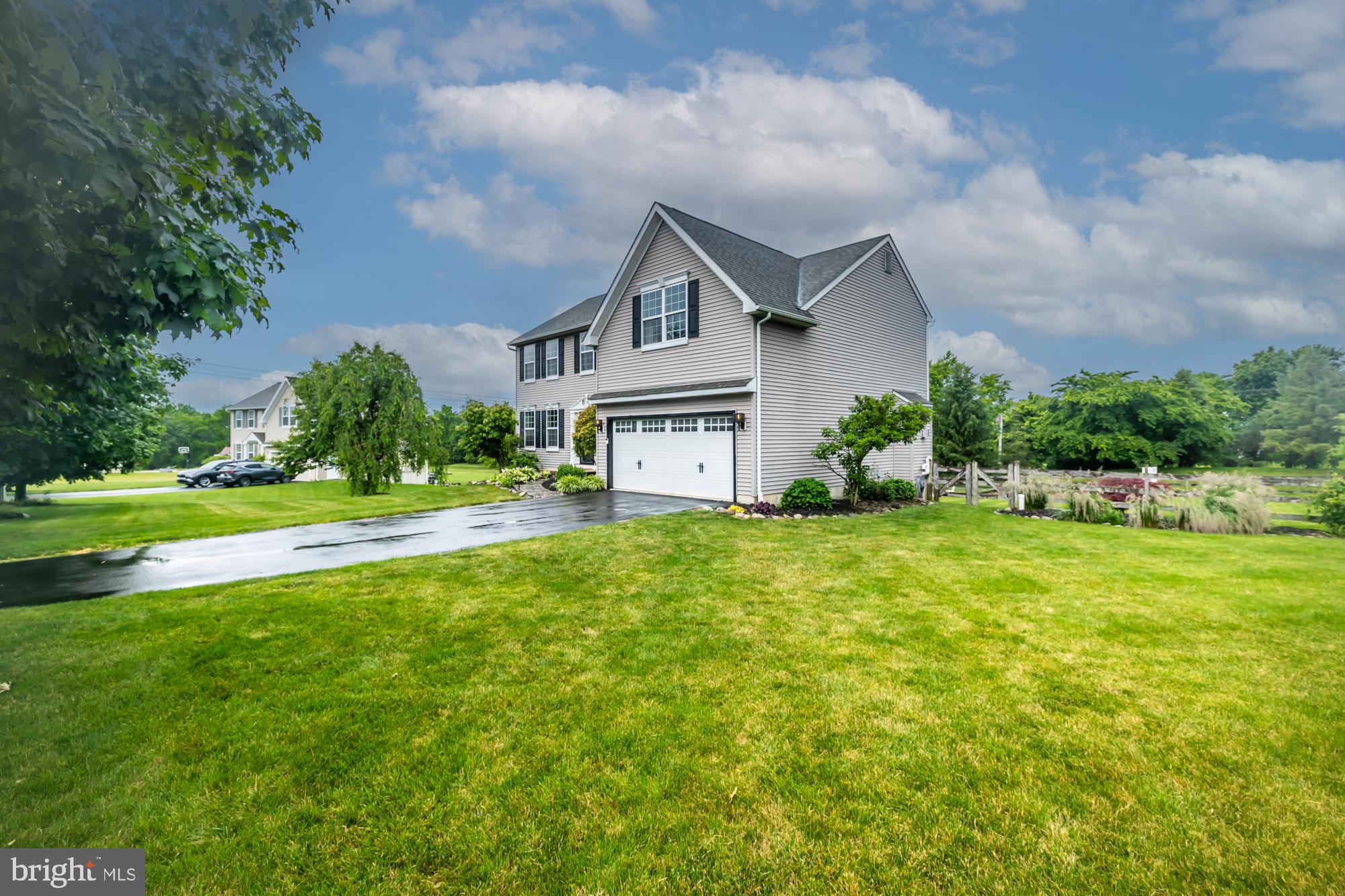 COWAN ESTATES - Residential