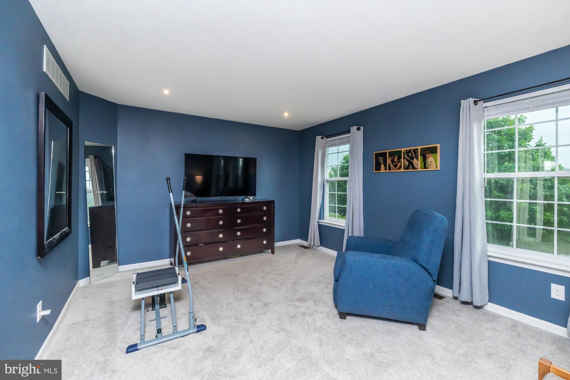COWAN ESTATES - Residential