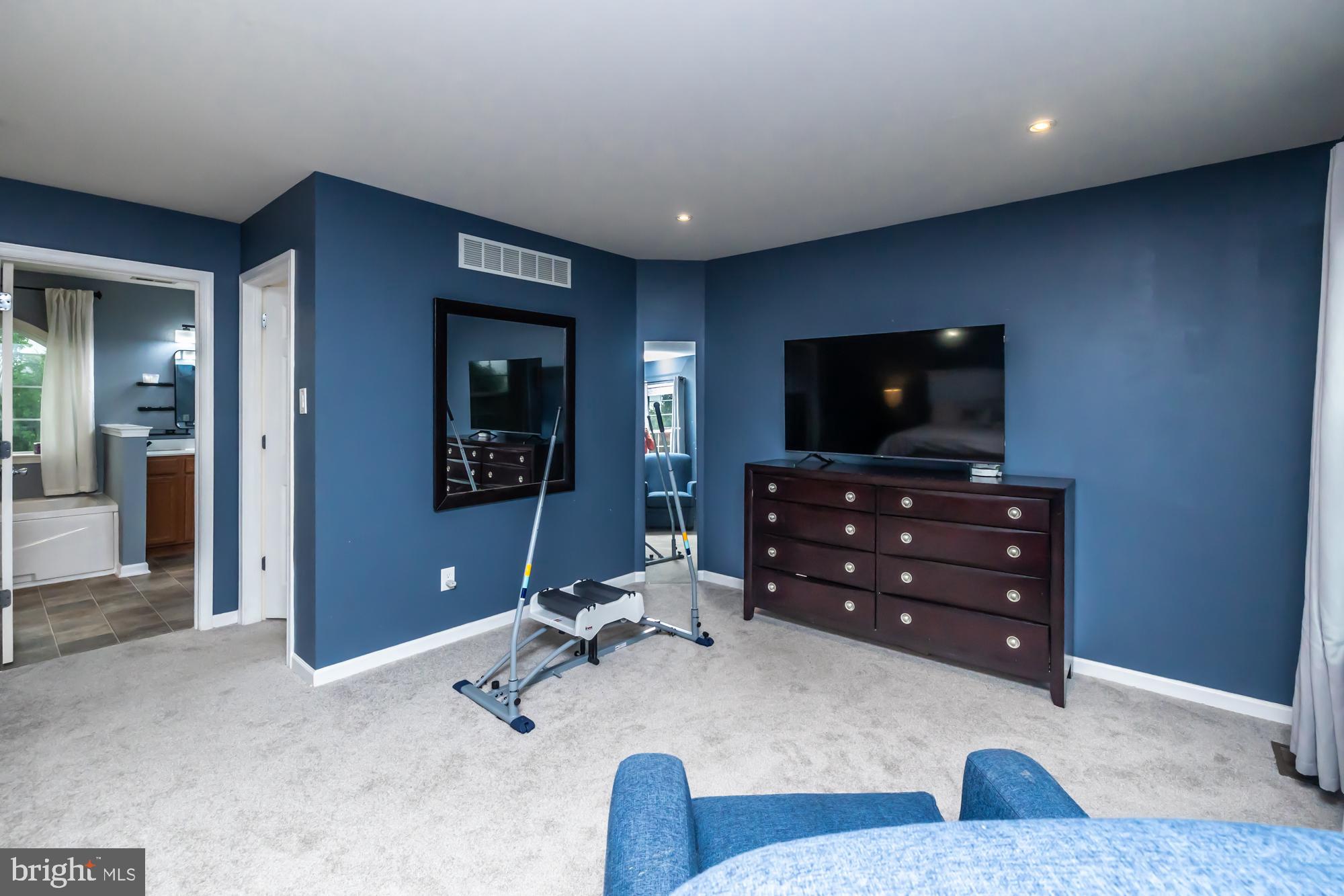 COWAN ESTATES - Residential