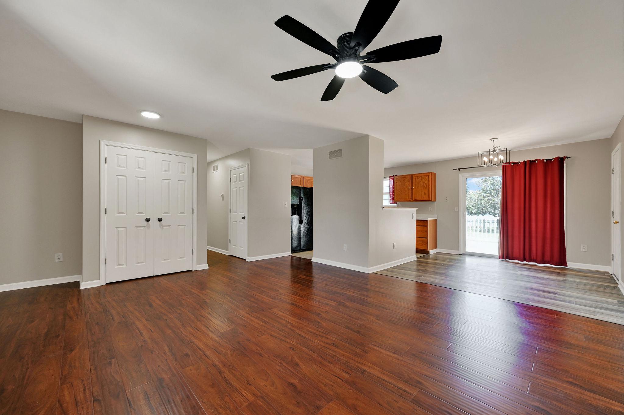 CHIMNEY HILL - Residential