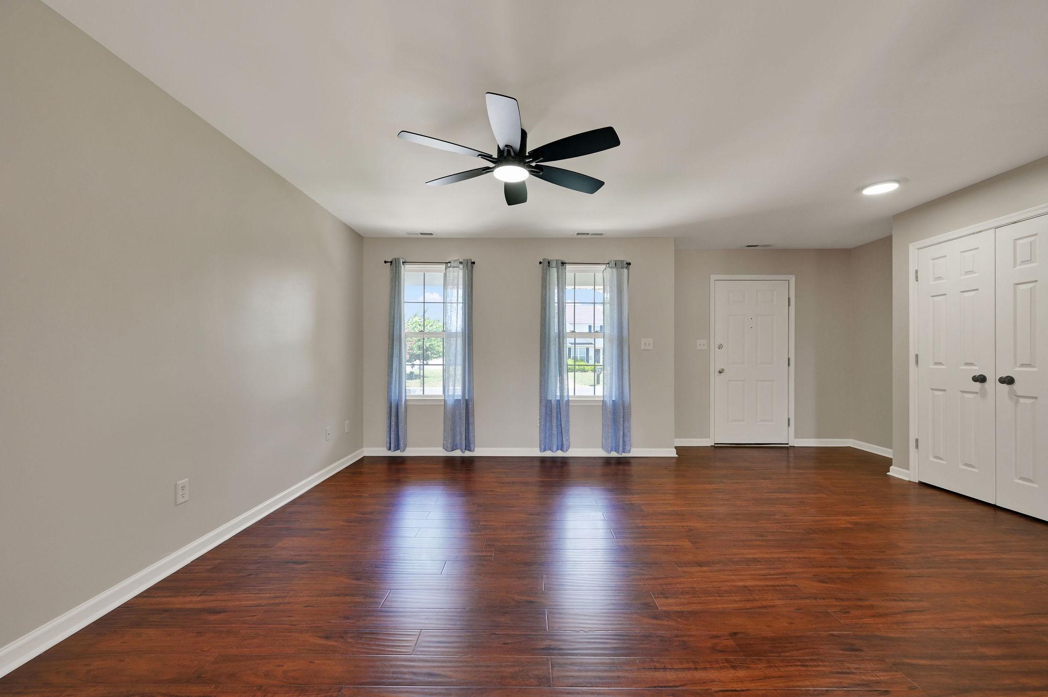 CHIMNEY HILL - Residential