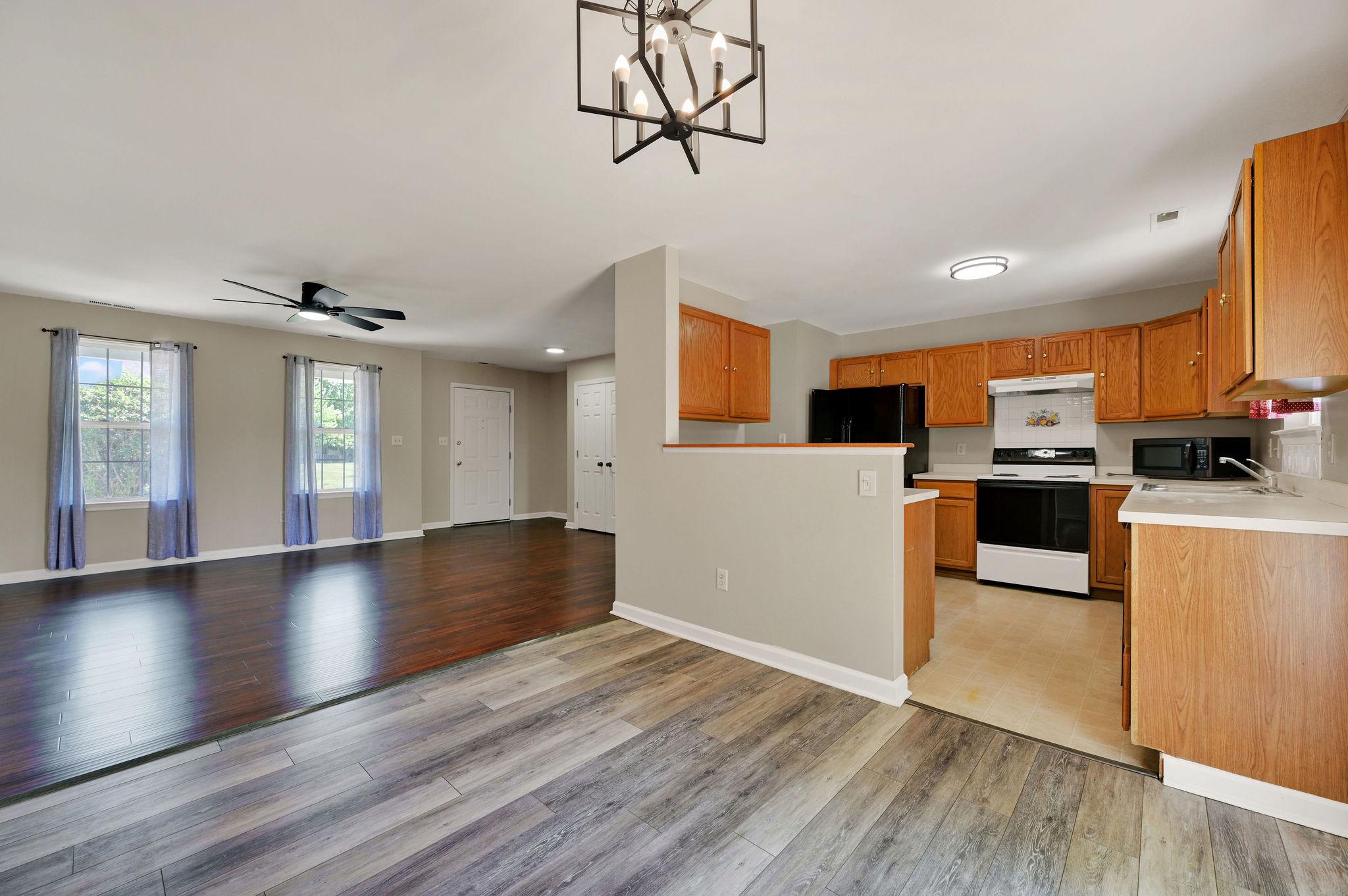 CHIMNEY HILL - Residential
