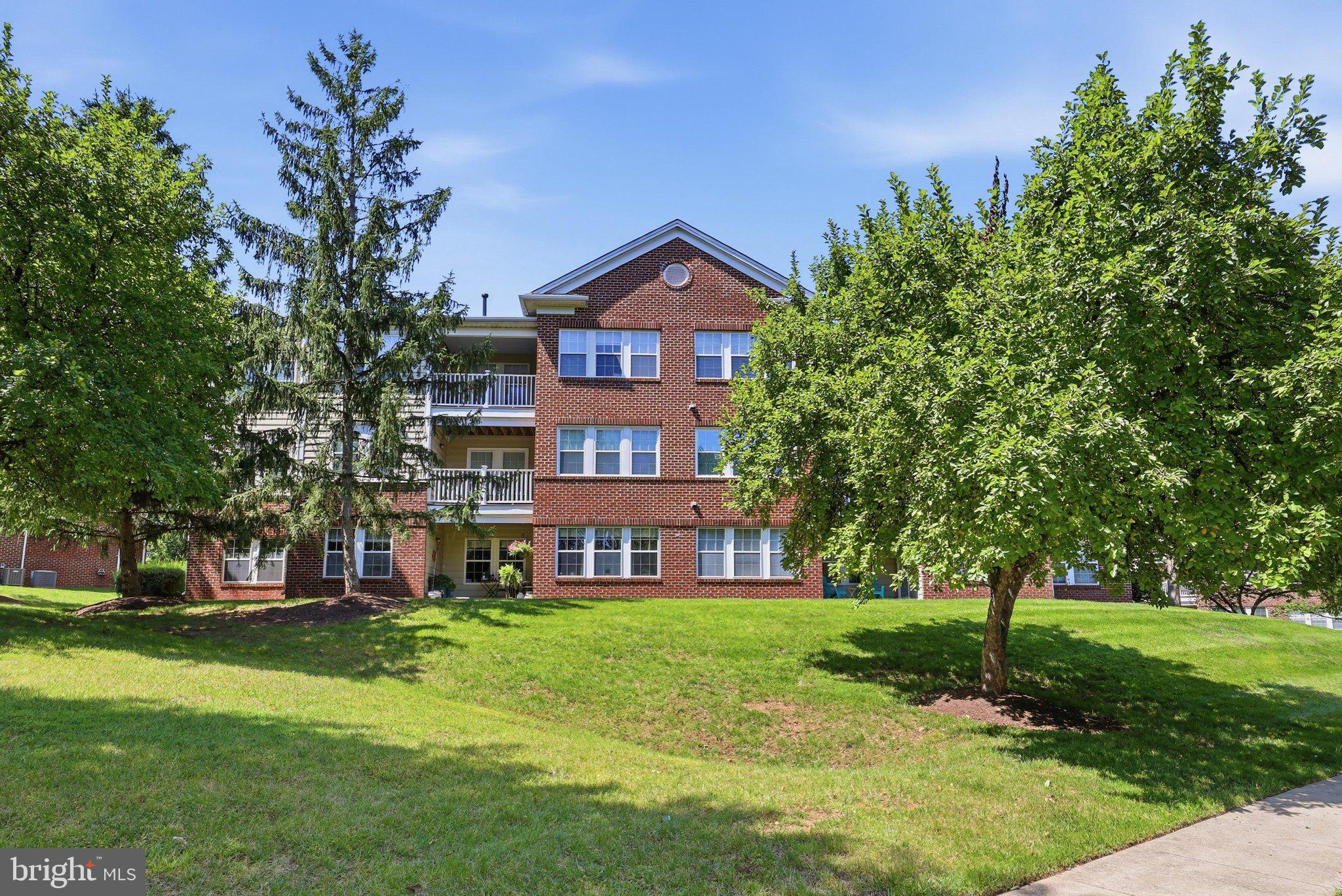 LAKETREE - Residential