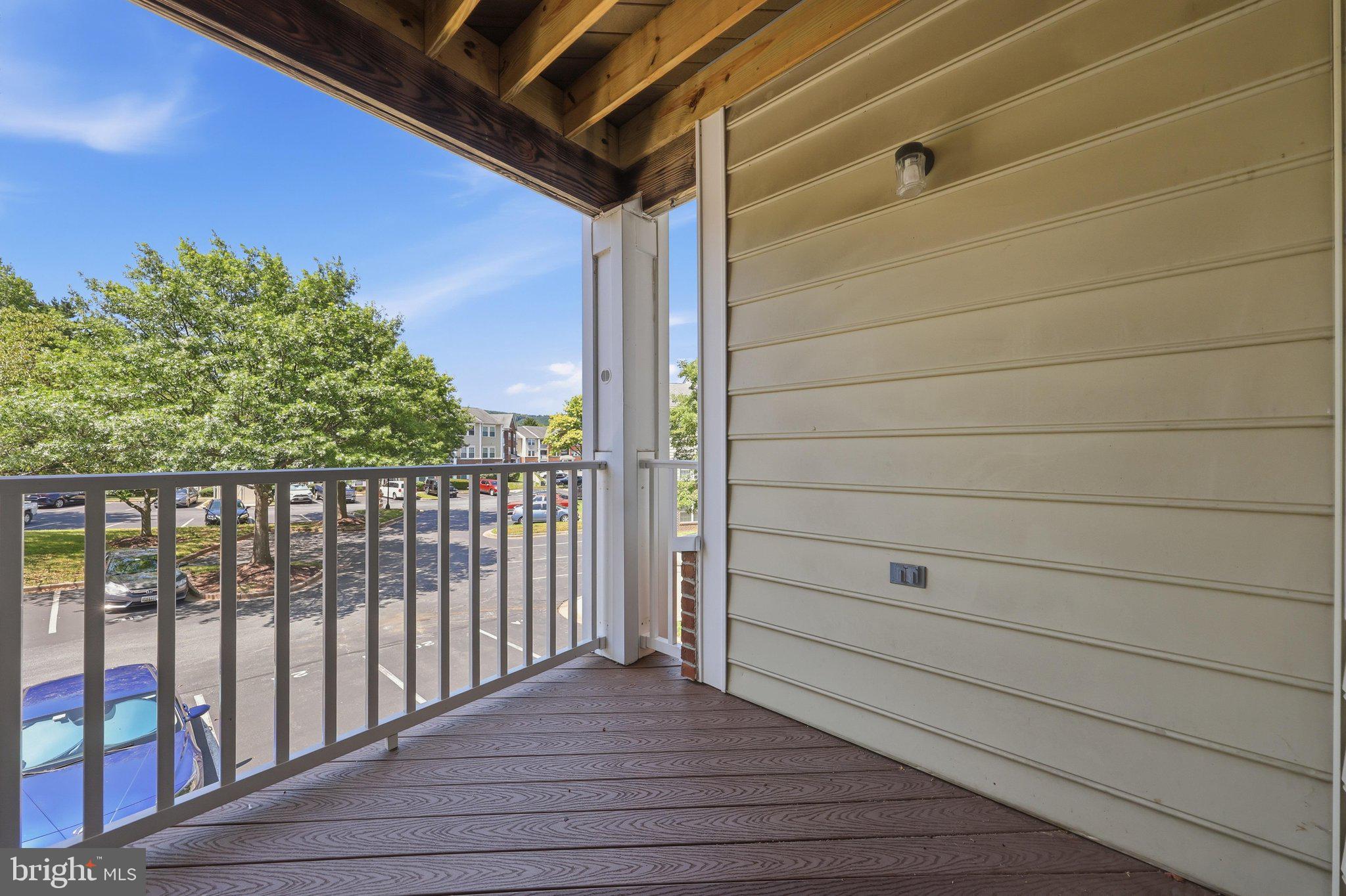 LAKETREE - Residential
