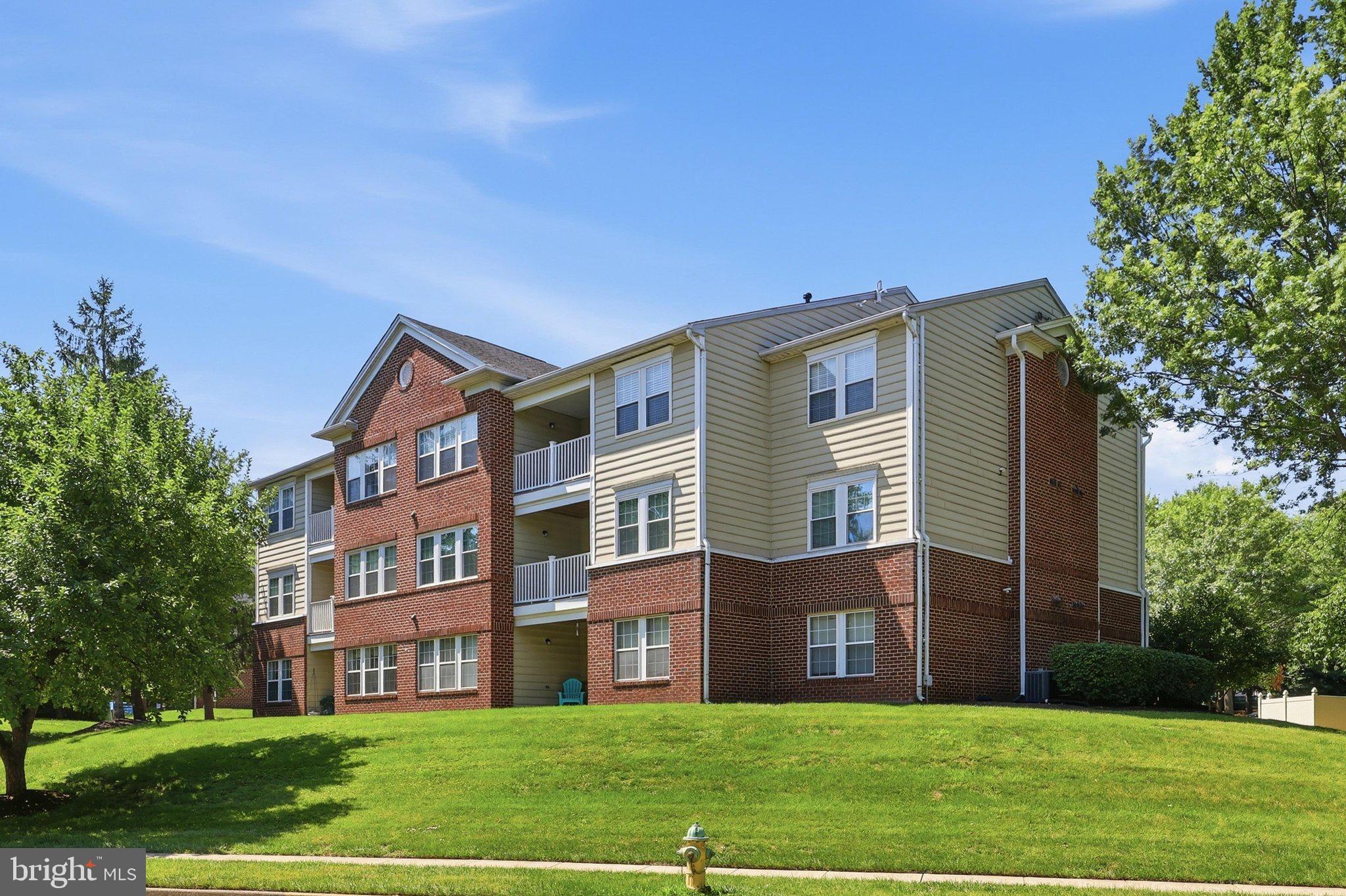 LAKETREE - Residential