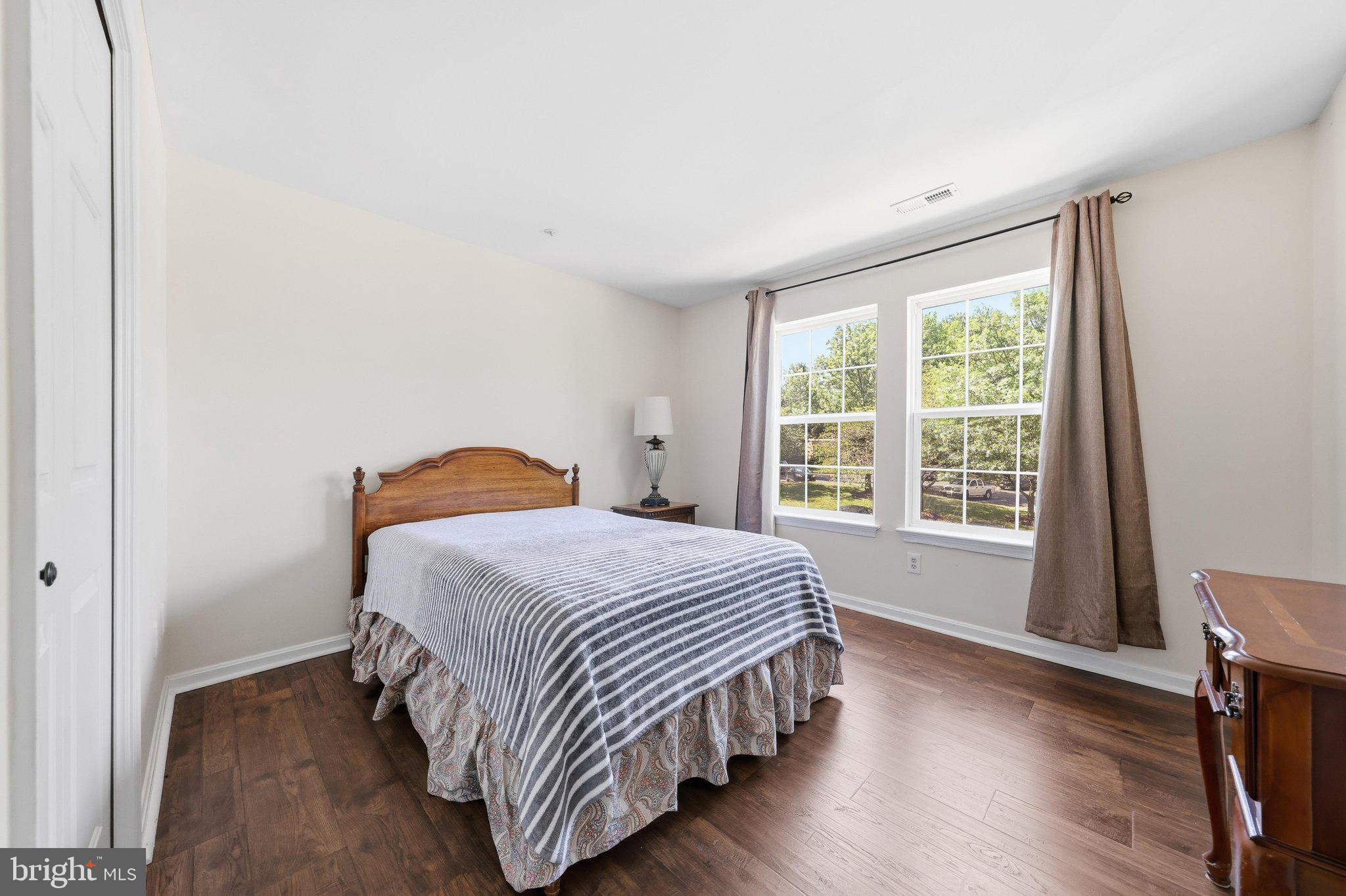 LAKETREE - Residential