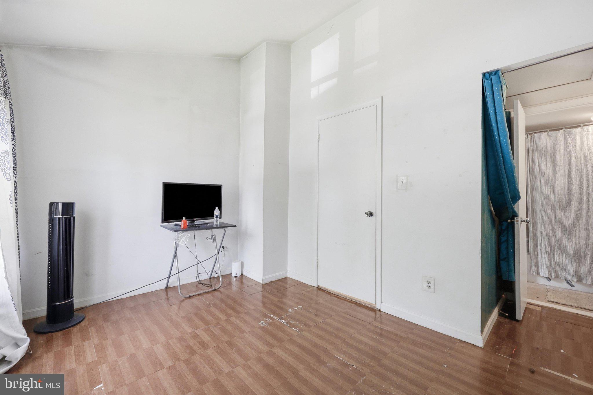 SUFFOLK PLACE - Residential