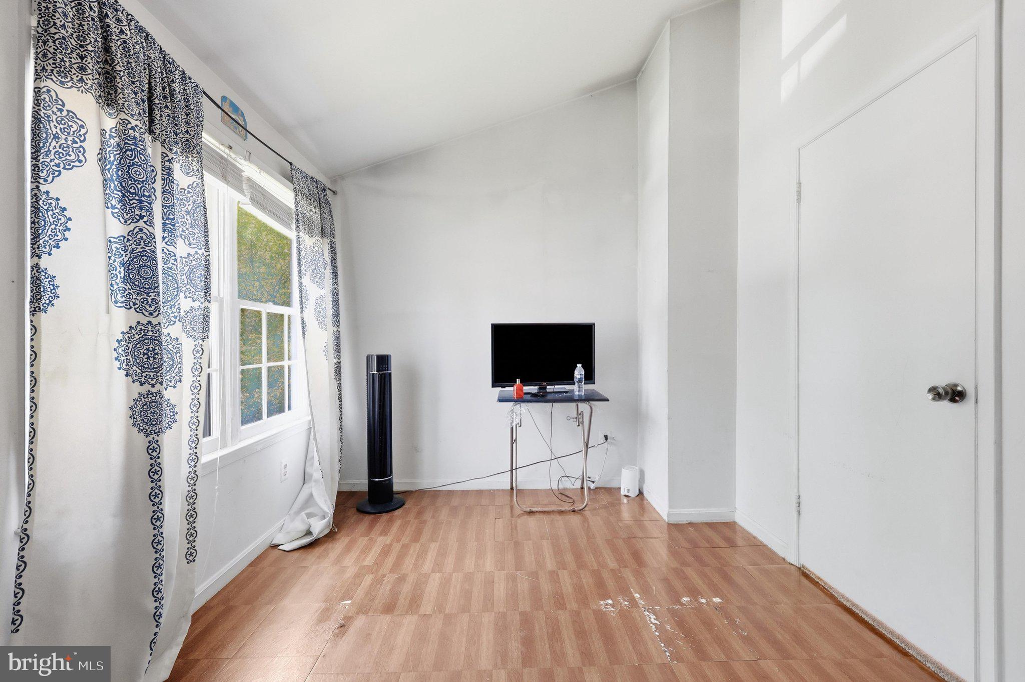 SUFFOLK PLACE - Residential
