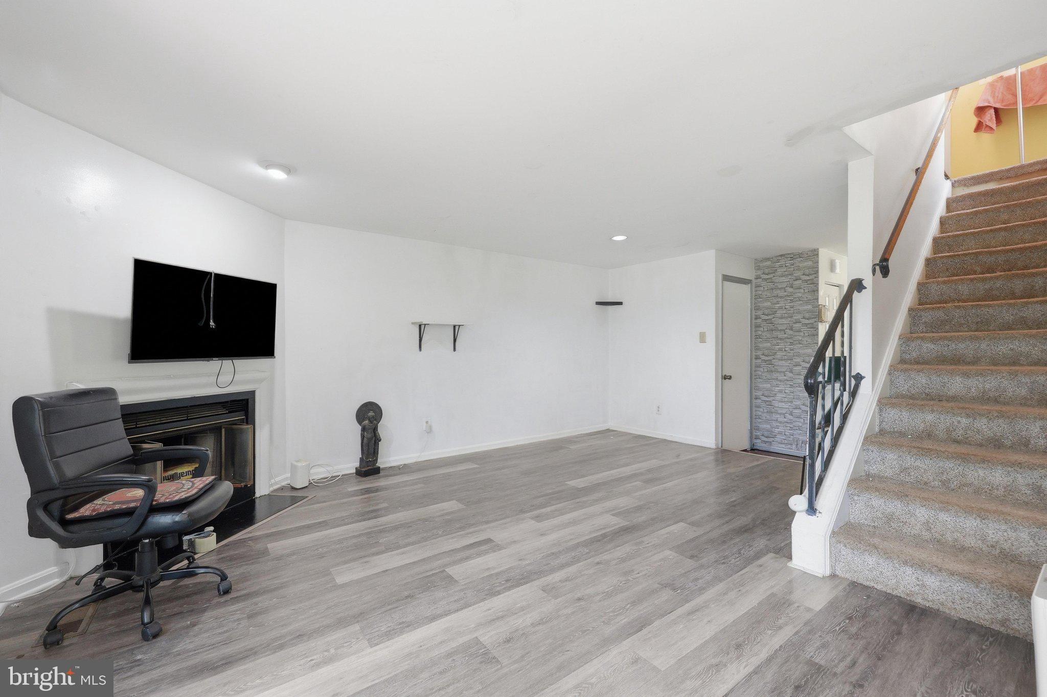 SUFFOLK PLACE - Residential