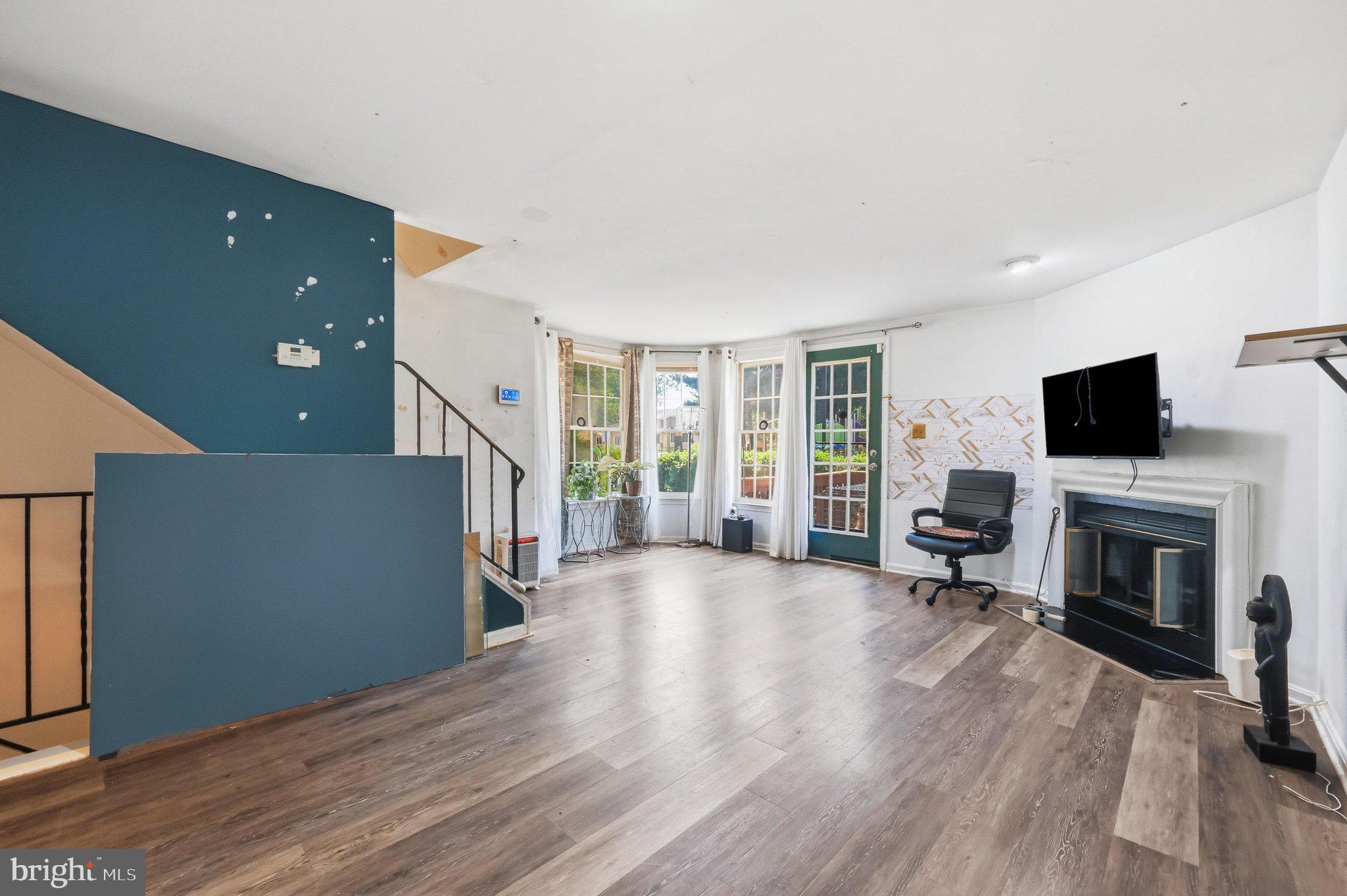 SUFFOLK PLACE - Residential