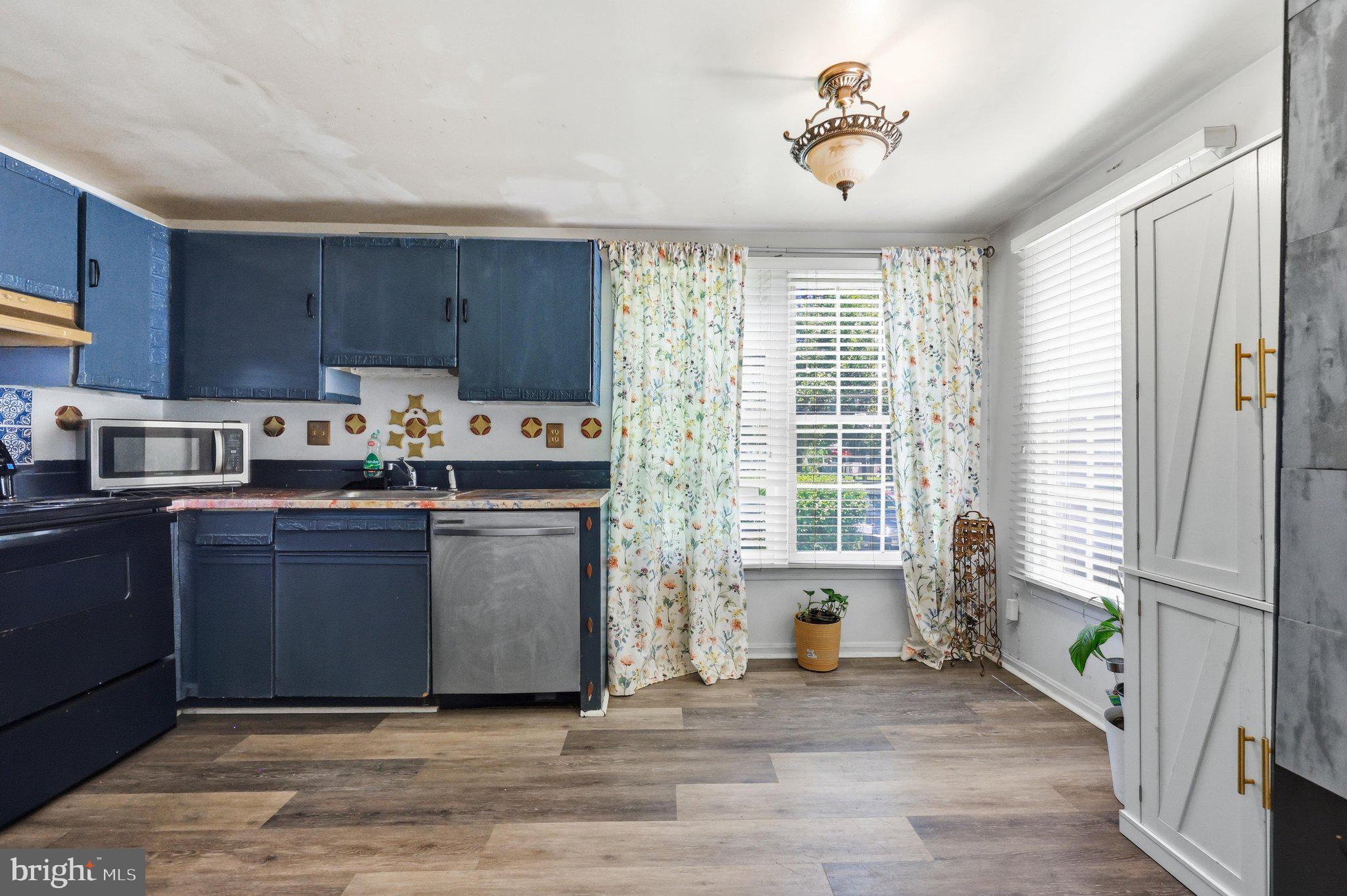 SUFFOLK PLACE - Residential