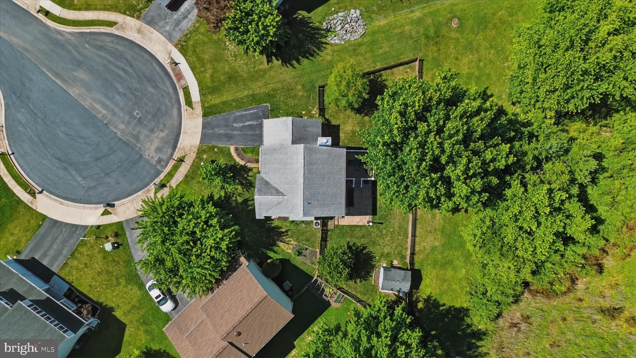 ROBIN MEADOWS - Residential