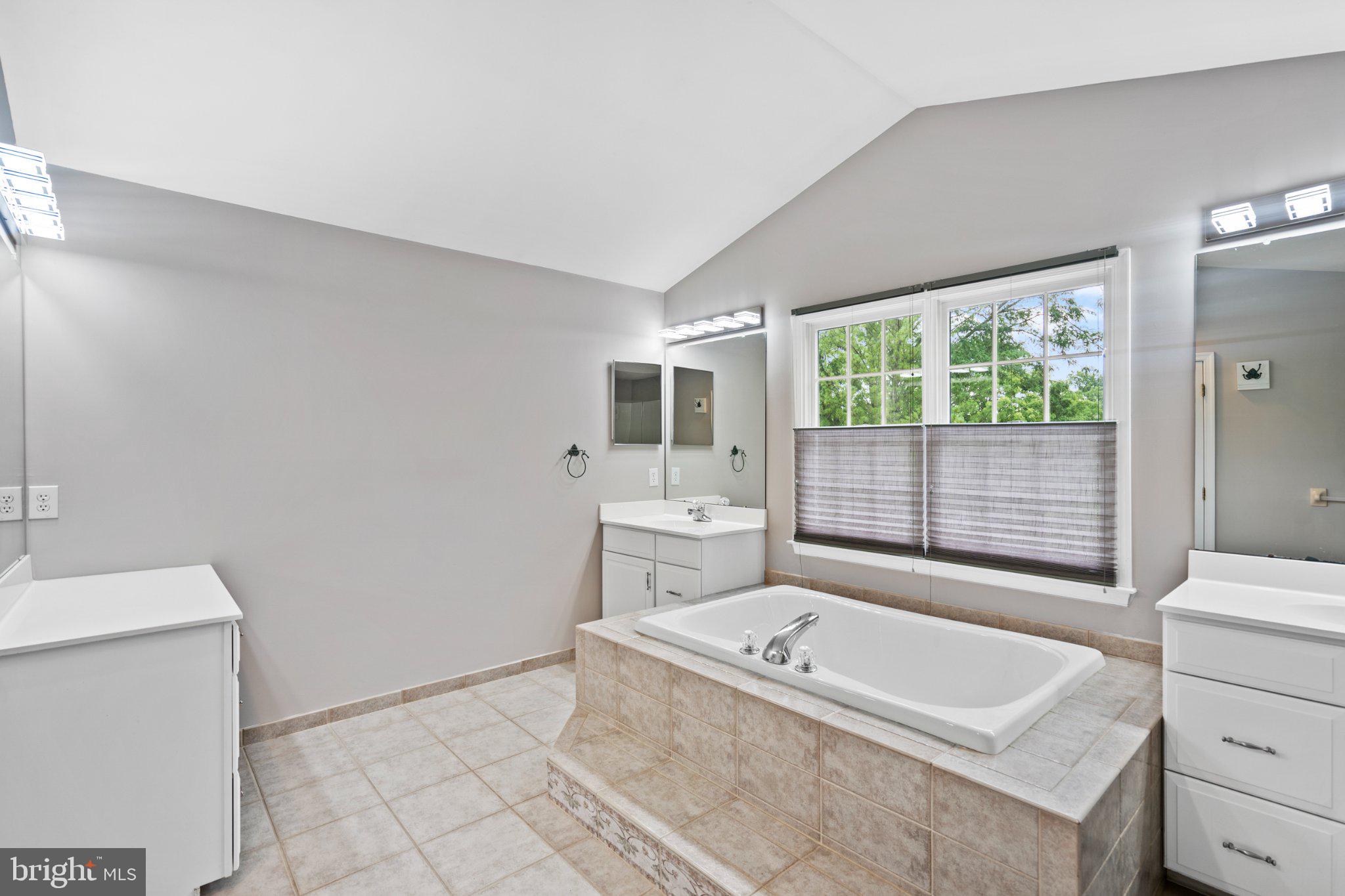 OAKS OF BUCKINGHAM - Residential
