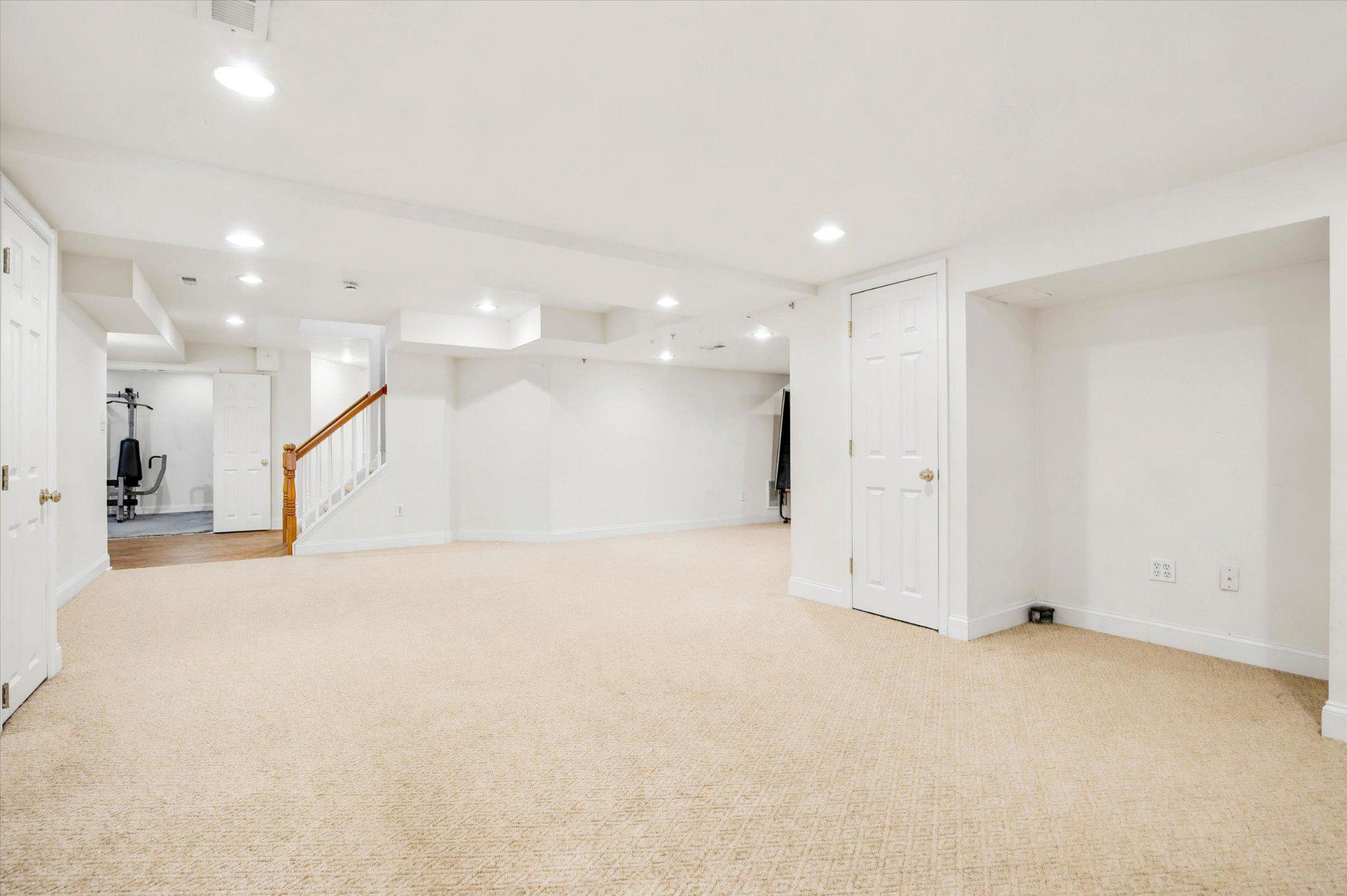 OAKS OF BUCKINGHAM - Residential