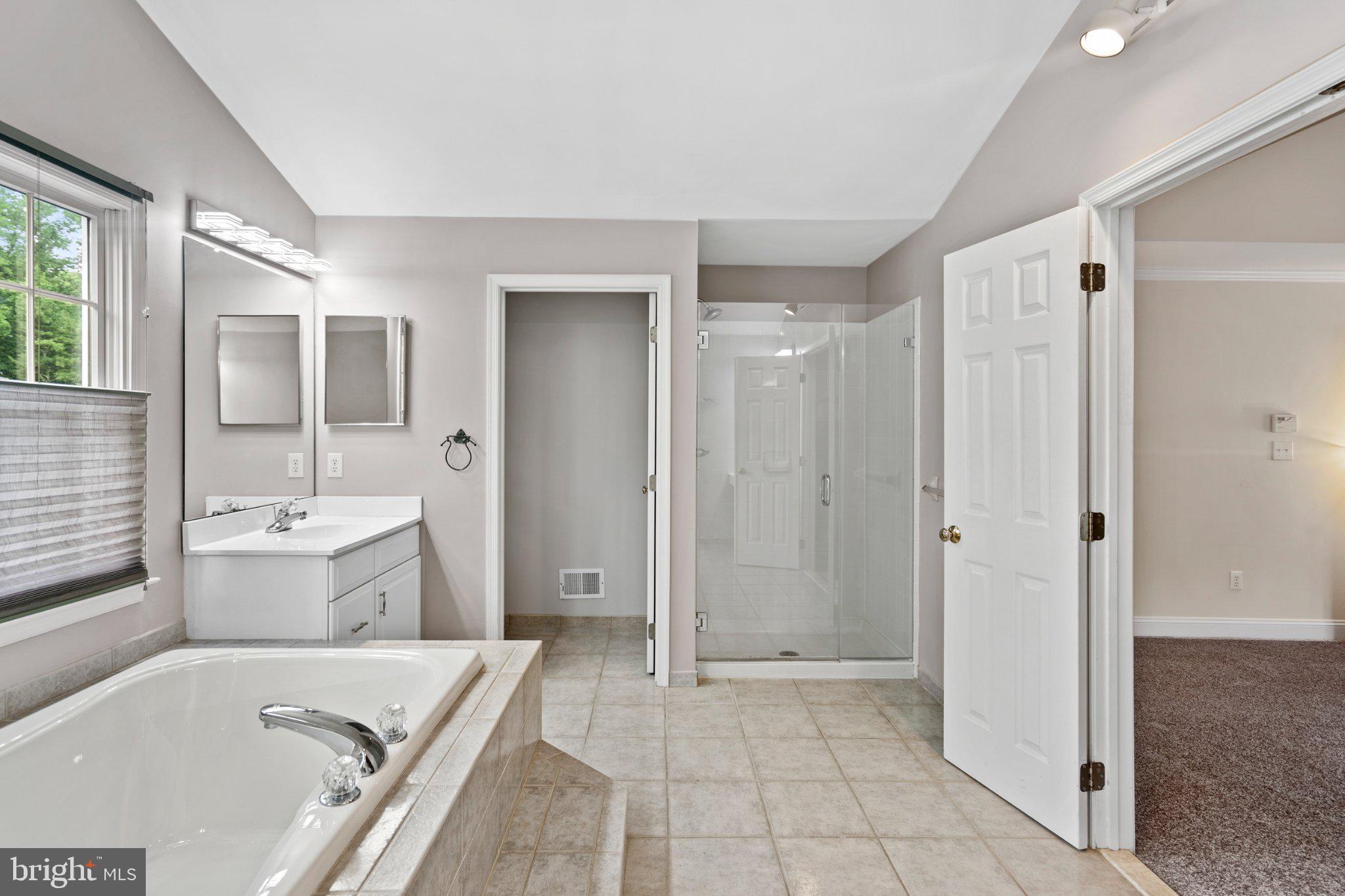 OAKS OF BUCKINGHAM - Residential