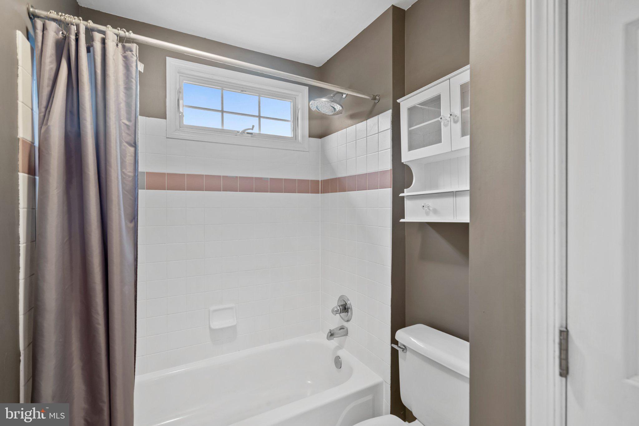 OAKS OF BUCKINGHAM - Residential