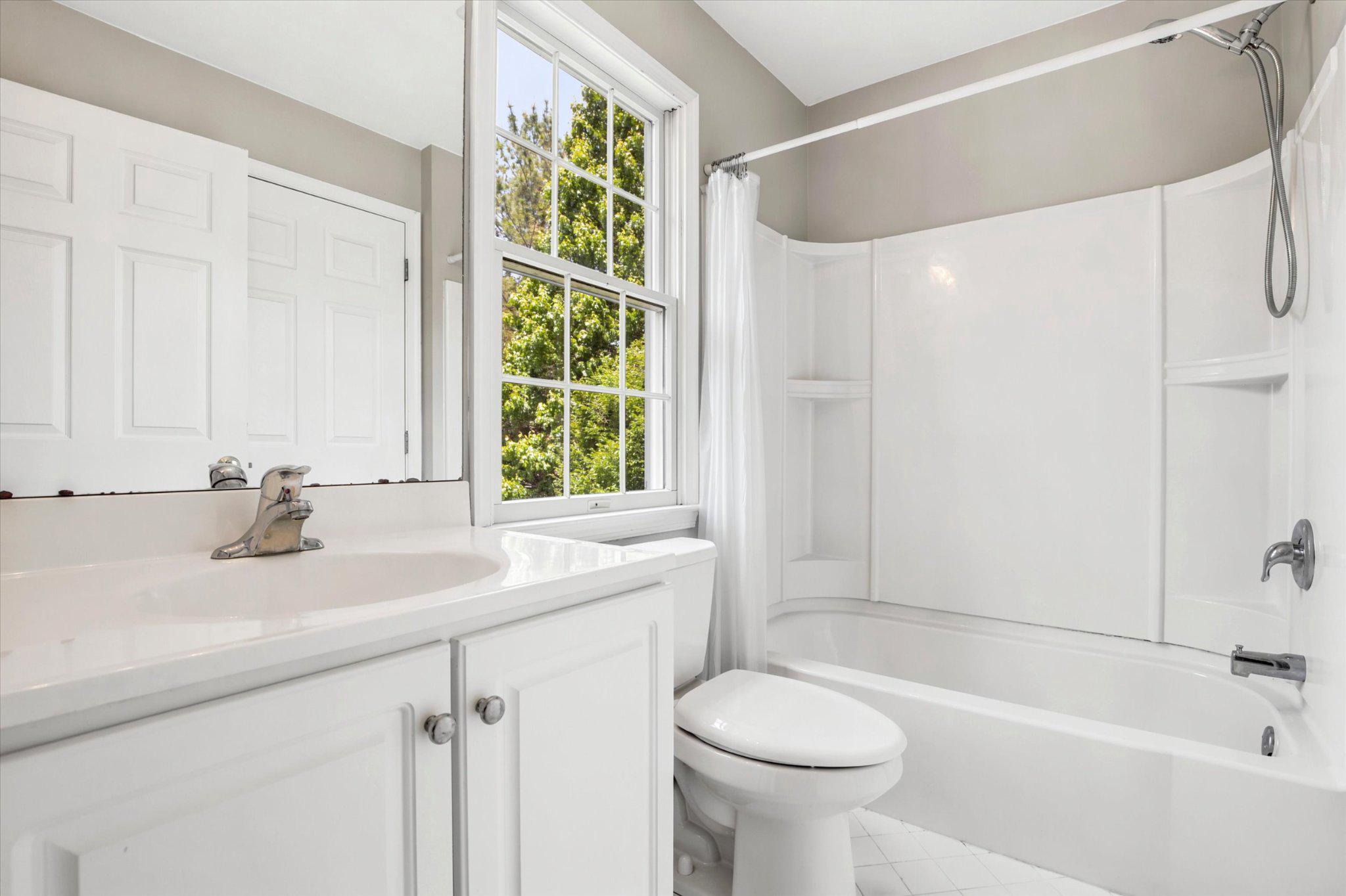 OAKS OF BUCKINGHAM - Residential