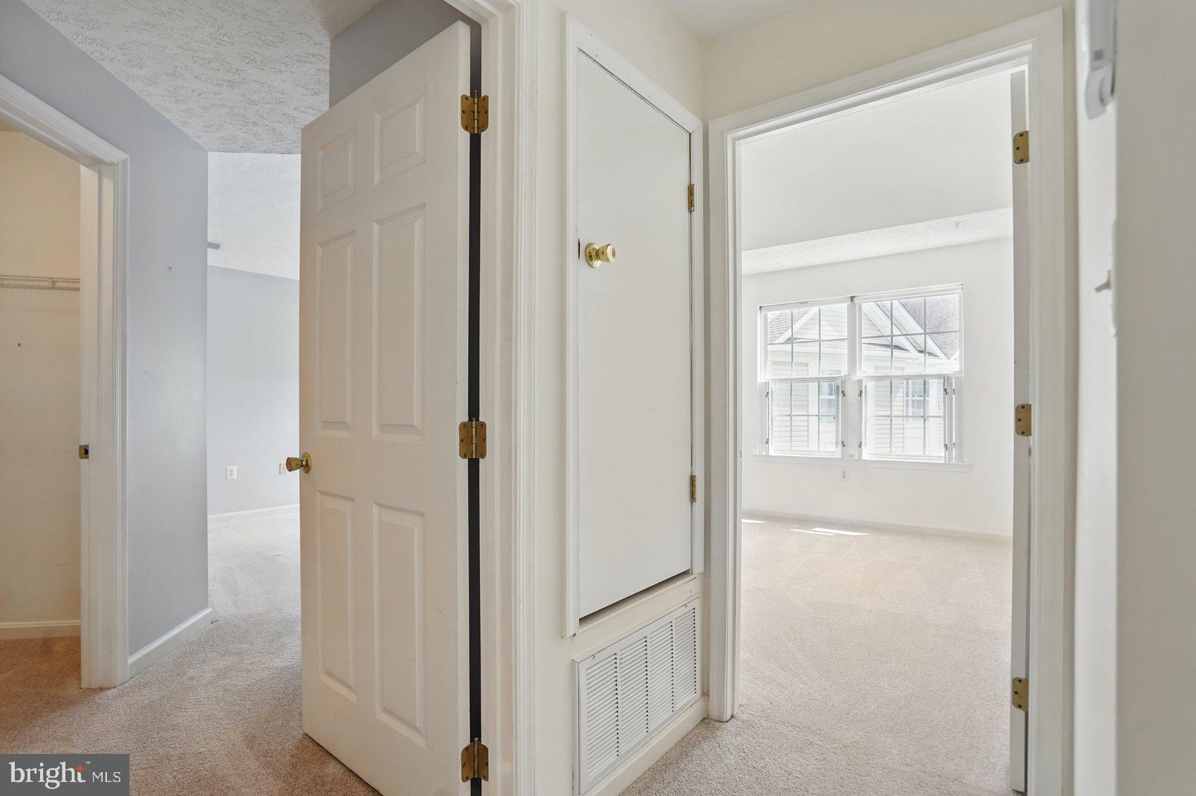 BAYLAND CONDO - Residential