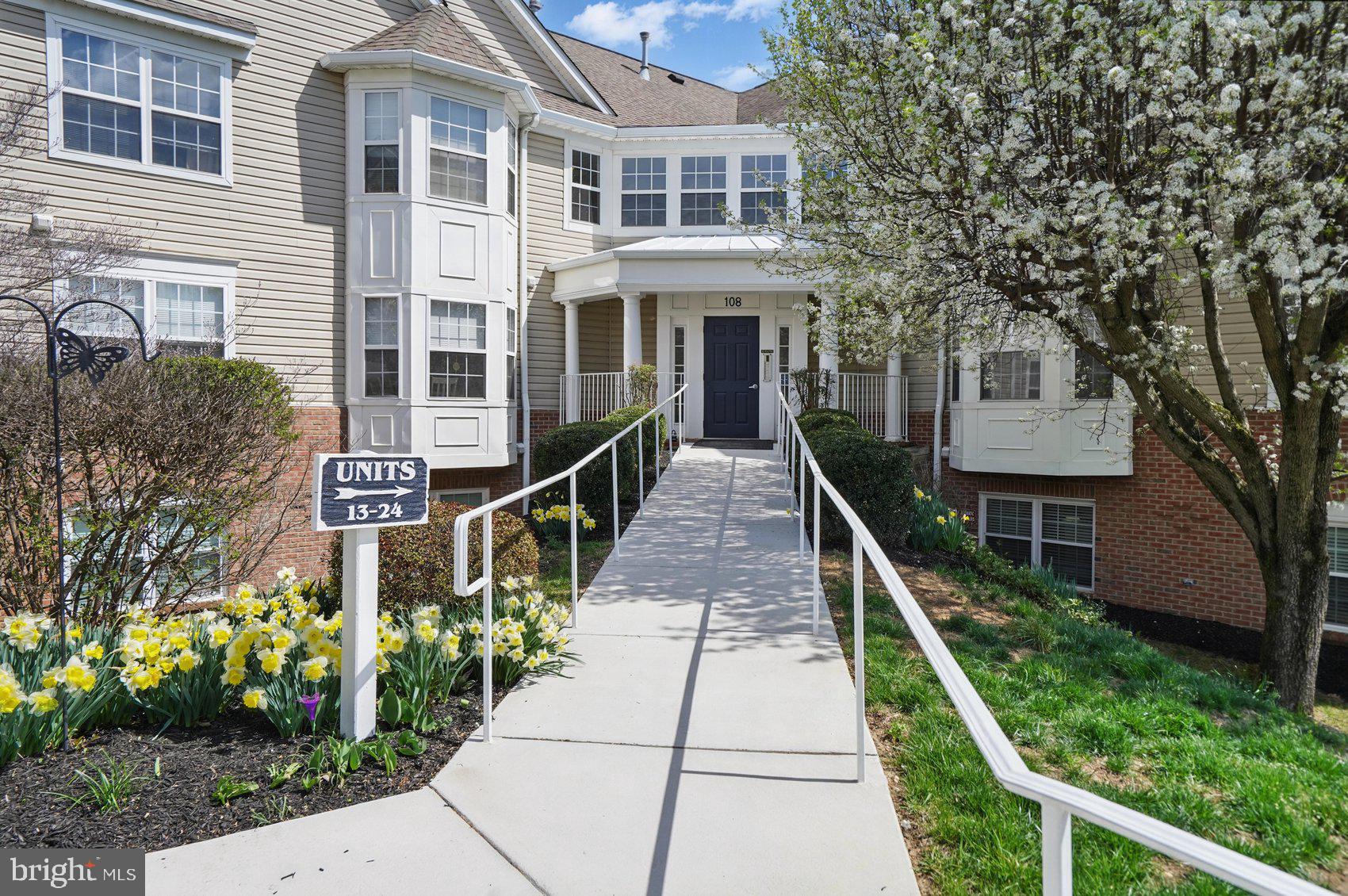 BAYLAND CONDO - Residential