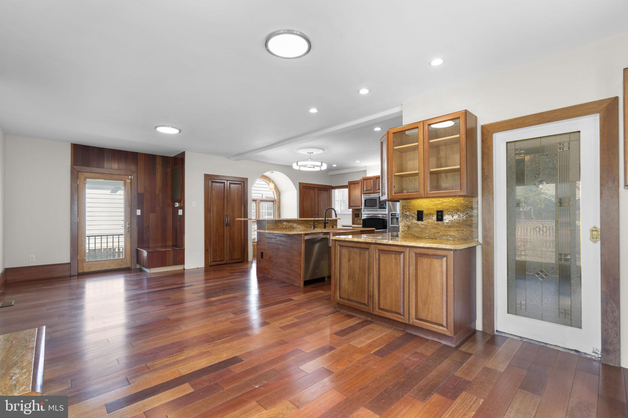 MURRAY HILL - Residential