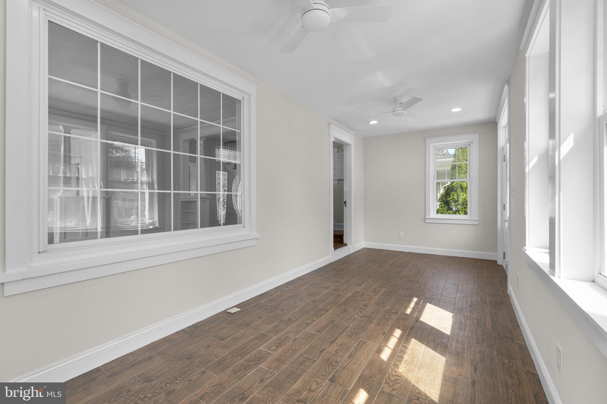MURRAY HILL - Residential