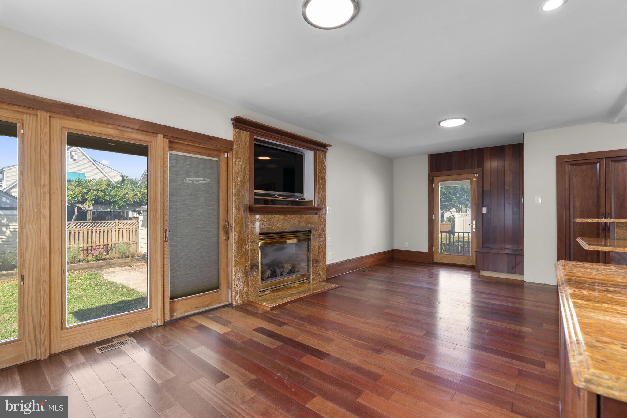 MURRAY HILL - Residential