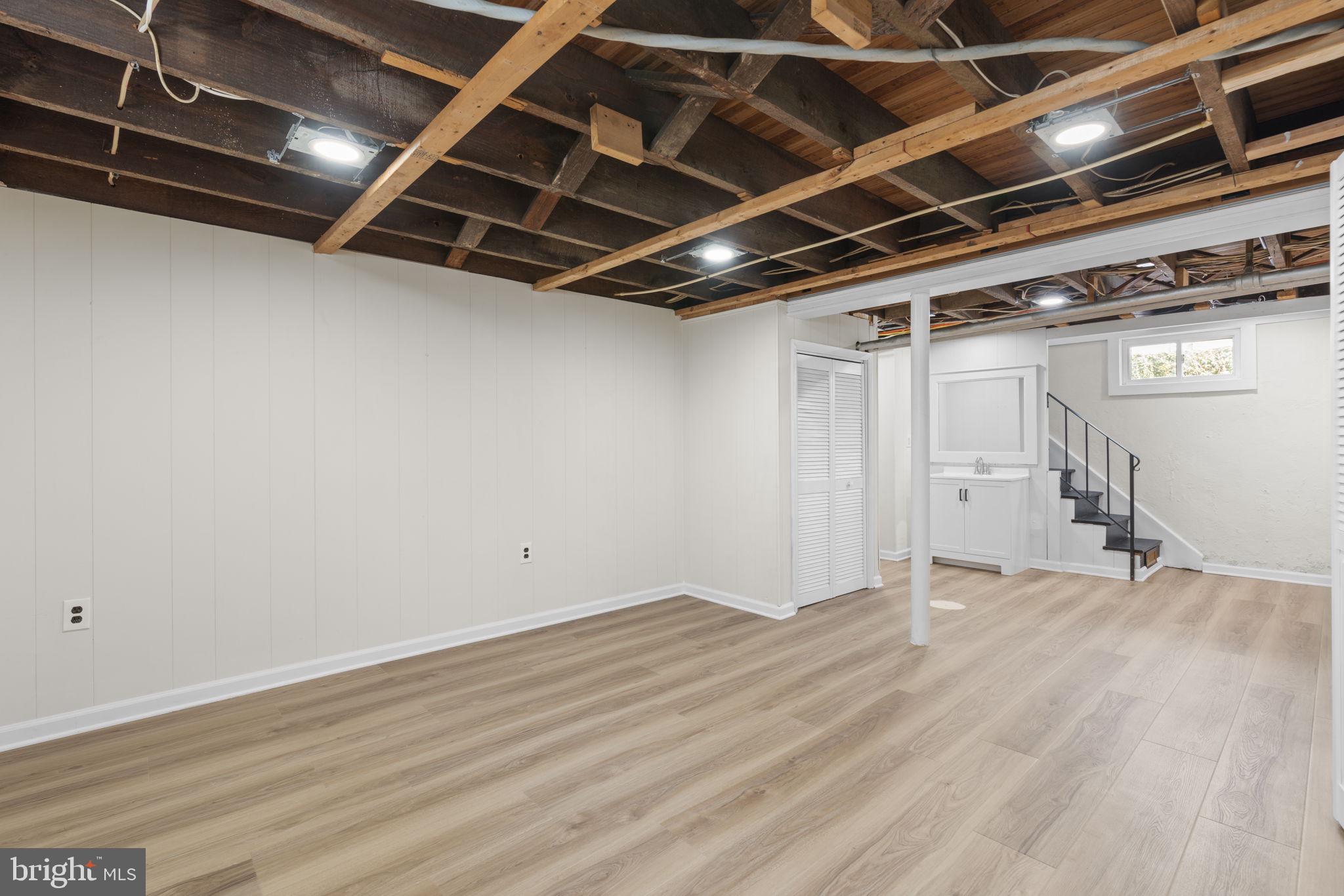 MURRAY HILL - Residential