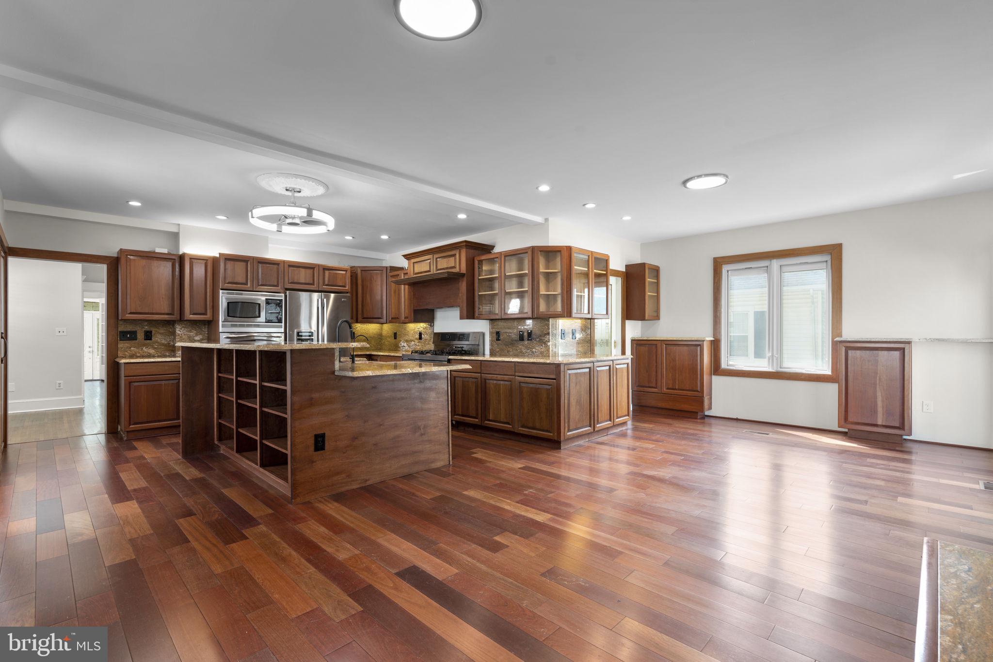 MURRAY HILL - Residential