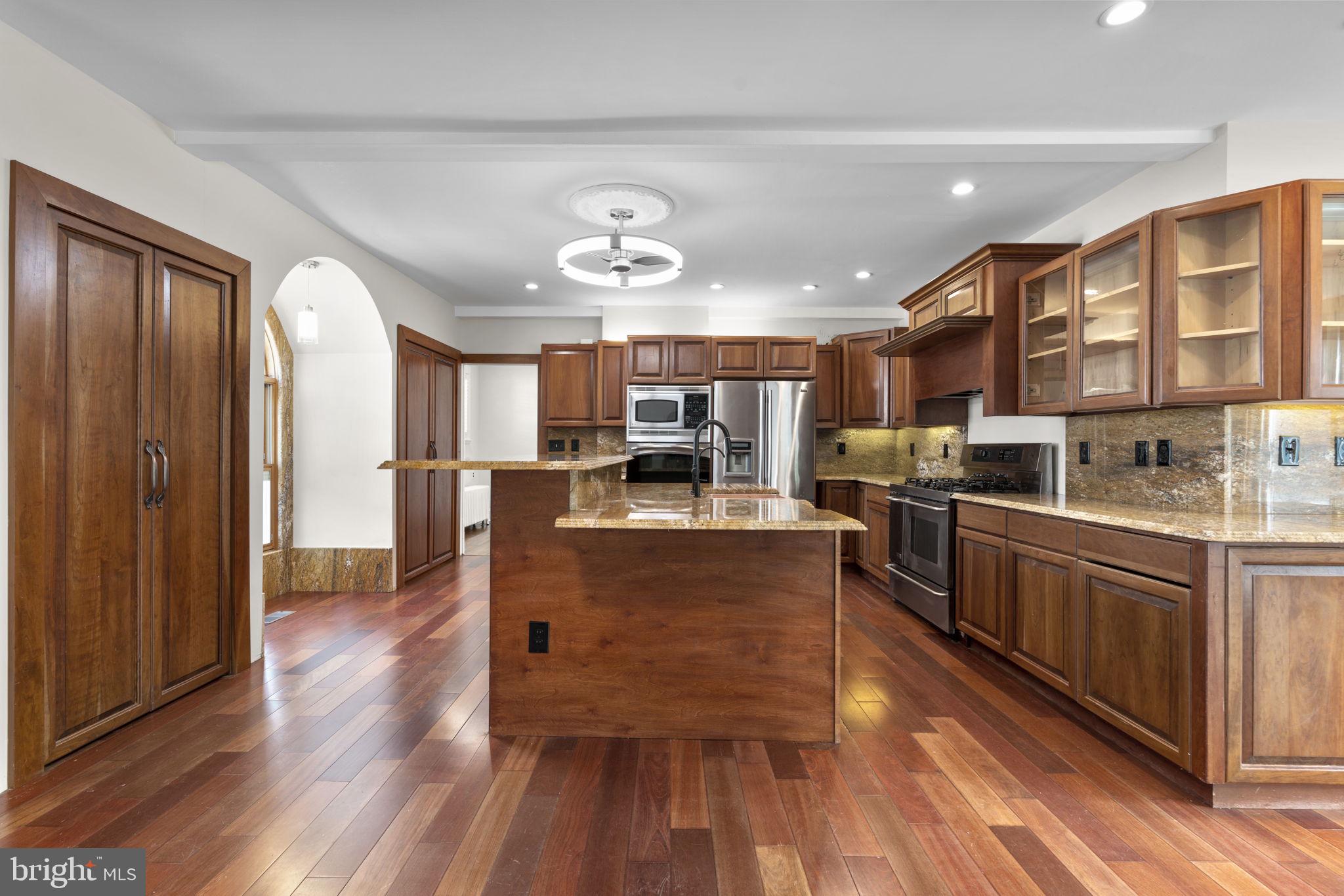 MURRAY HILL - Residential