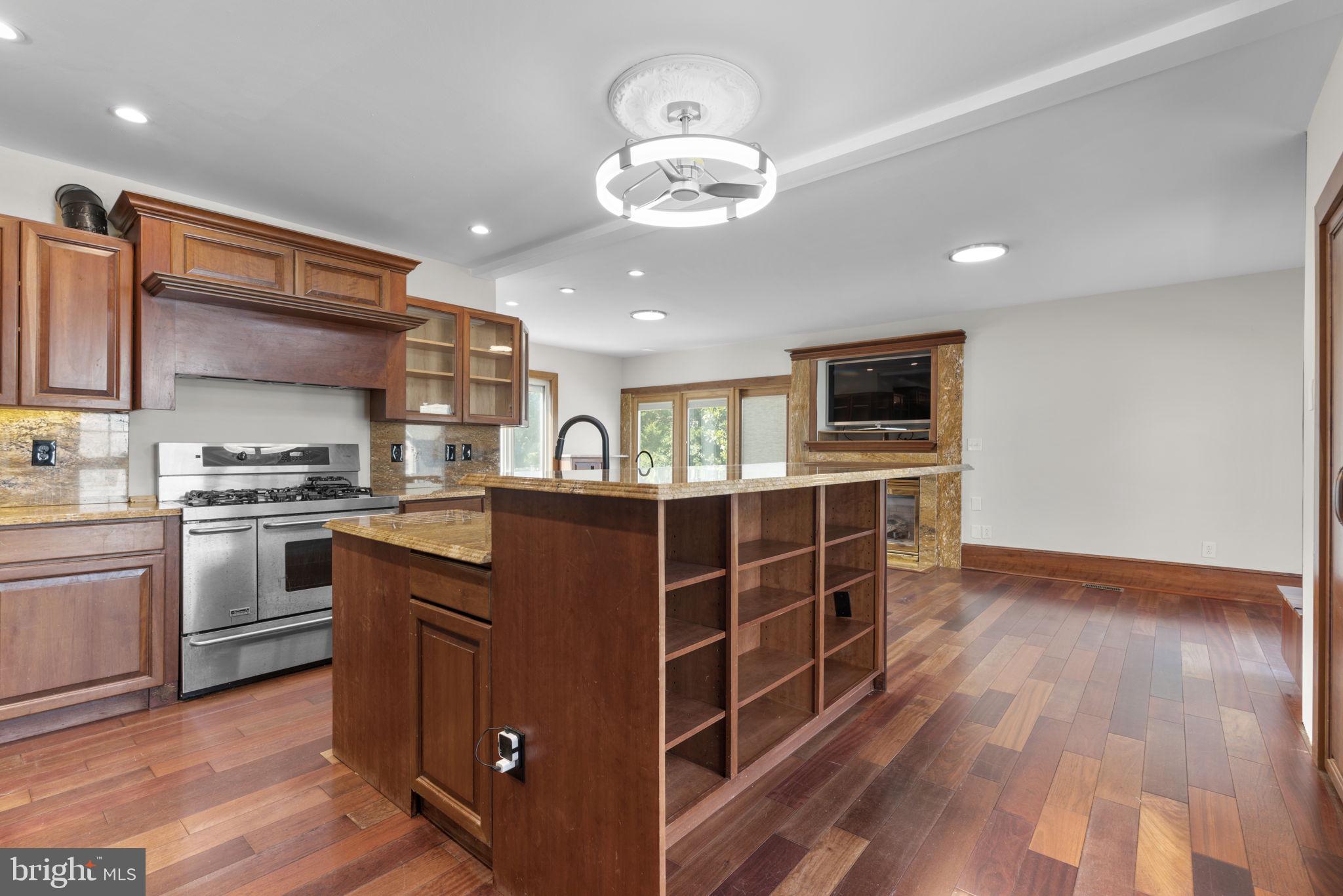 MURRAY HILL - Residential
