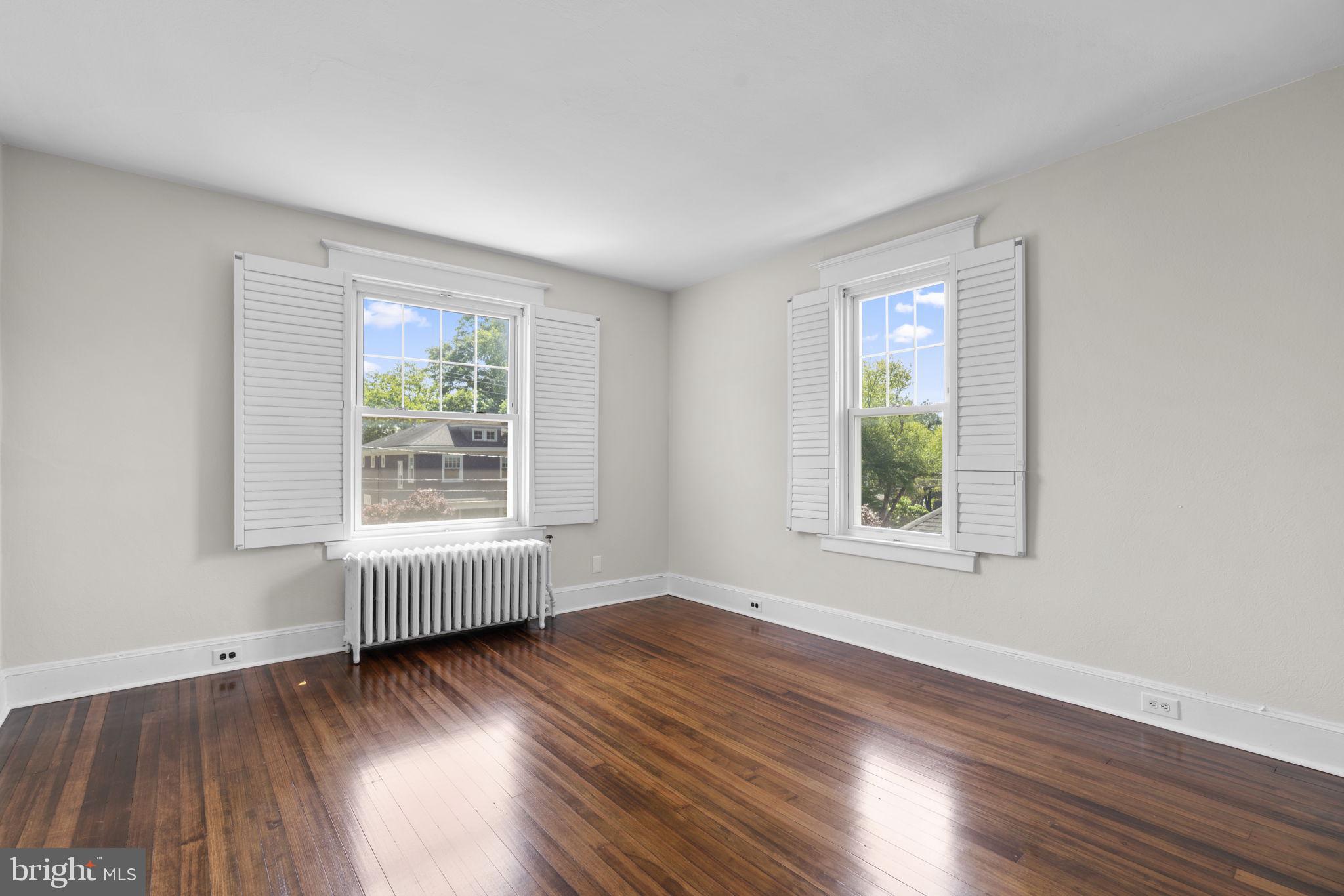 MURRAY HILL - Residential