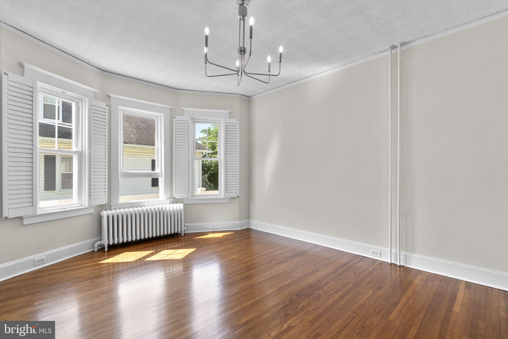 MURRAY HILL - Residential