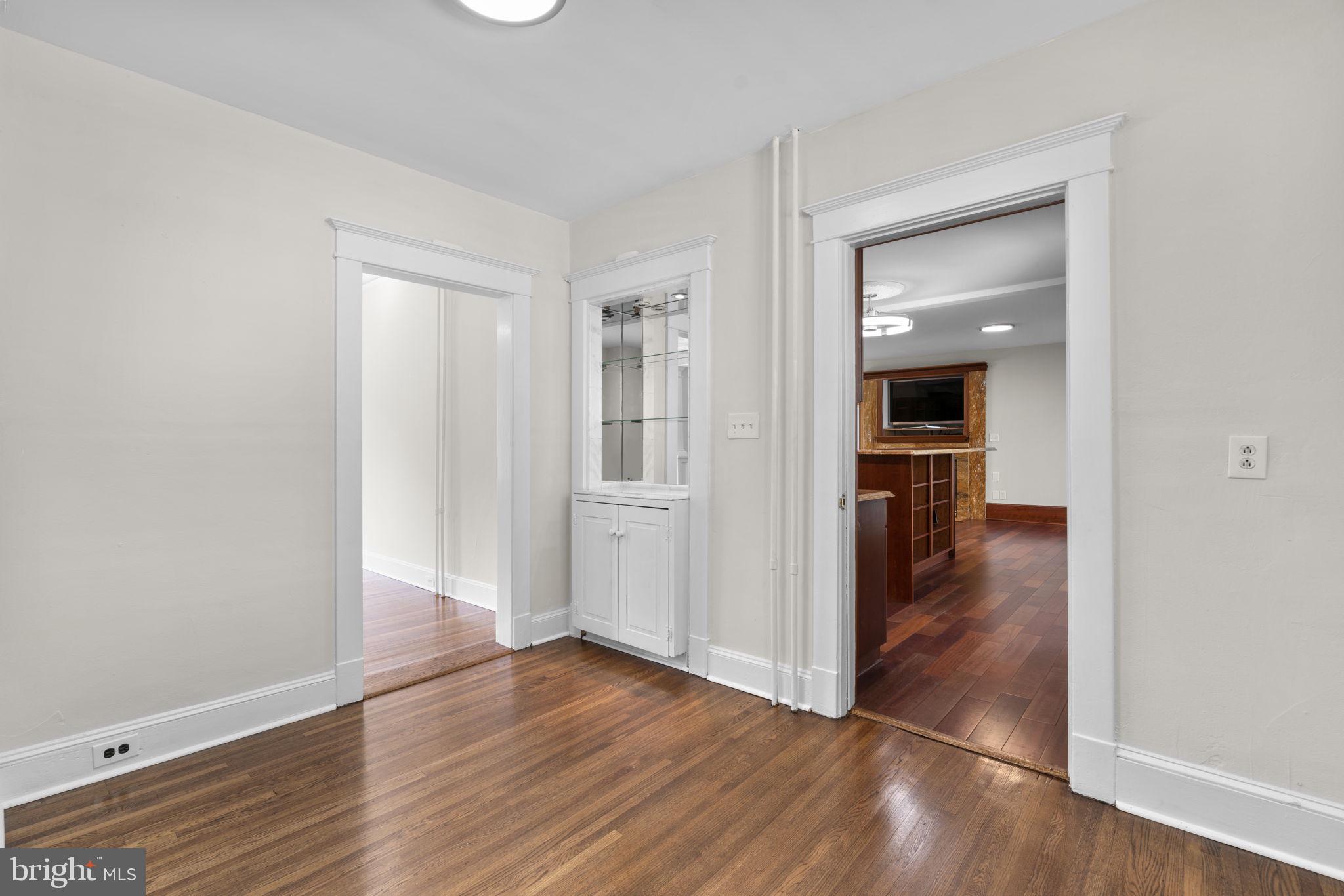 MURRAY HILL - Residential