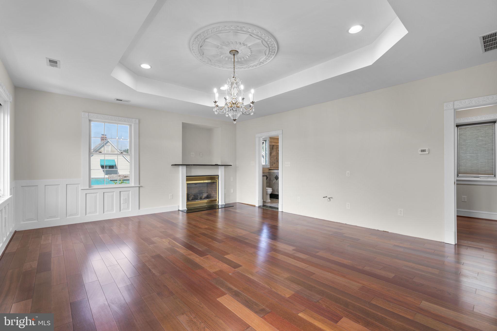 MURRAY HILL - Residential