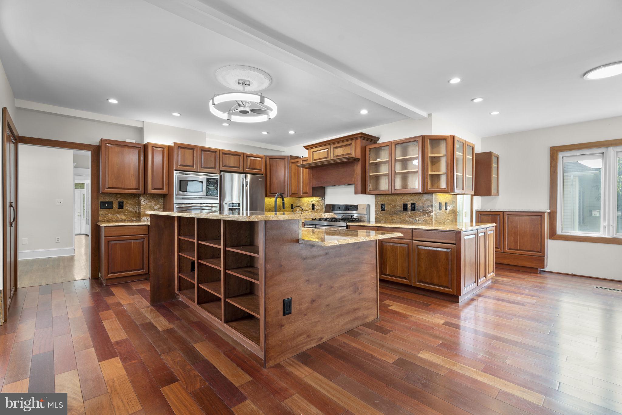 MURRAY HILL - Residential
